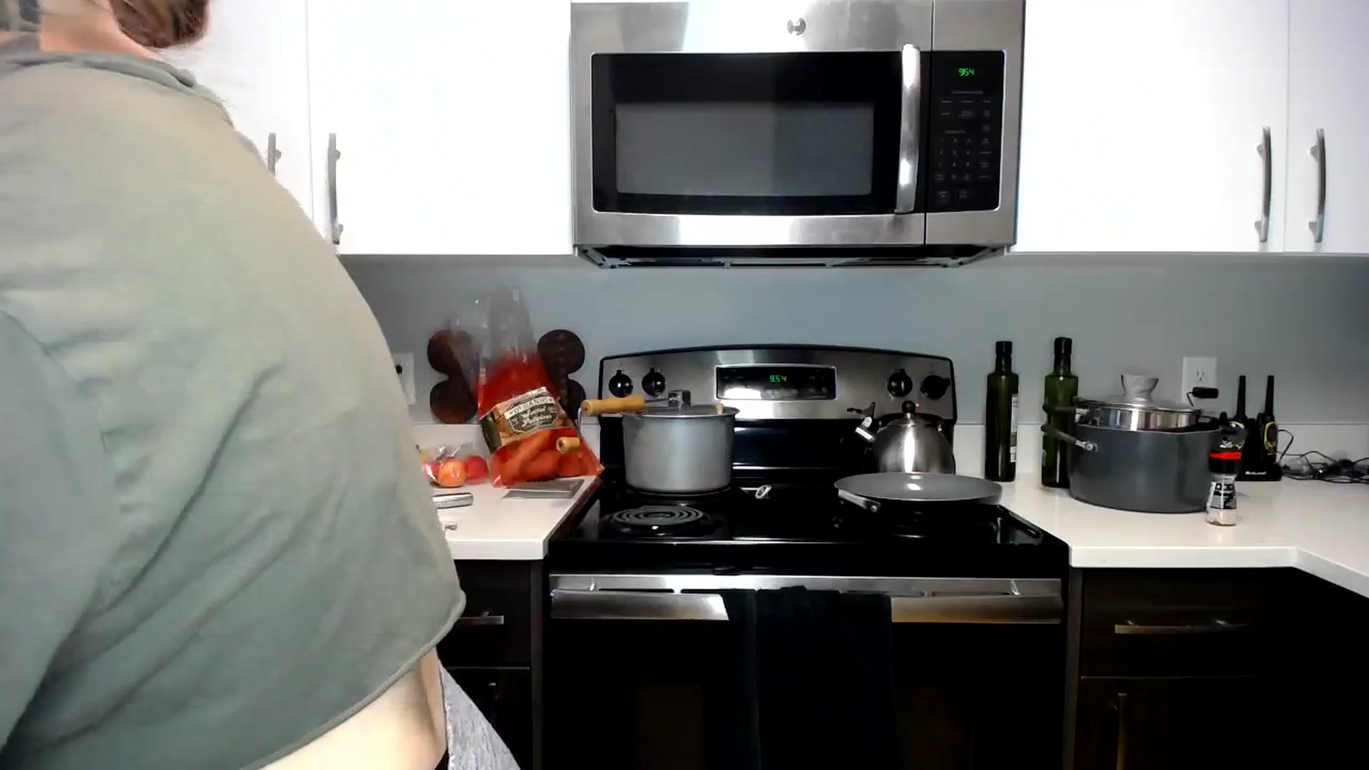Gallery image thumbnail from ViVerdure's myfreecams stream on, 10/15/2023, 18:35 image 4 of 20