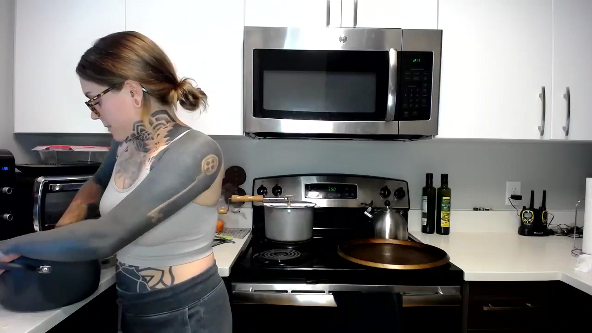 Gallery image thumbnail from ViVerdure's myfreecams stream on, 10/21/2023, 22:33 image 5 of 20
