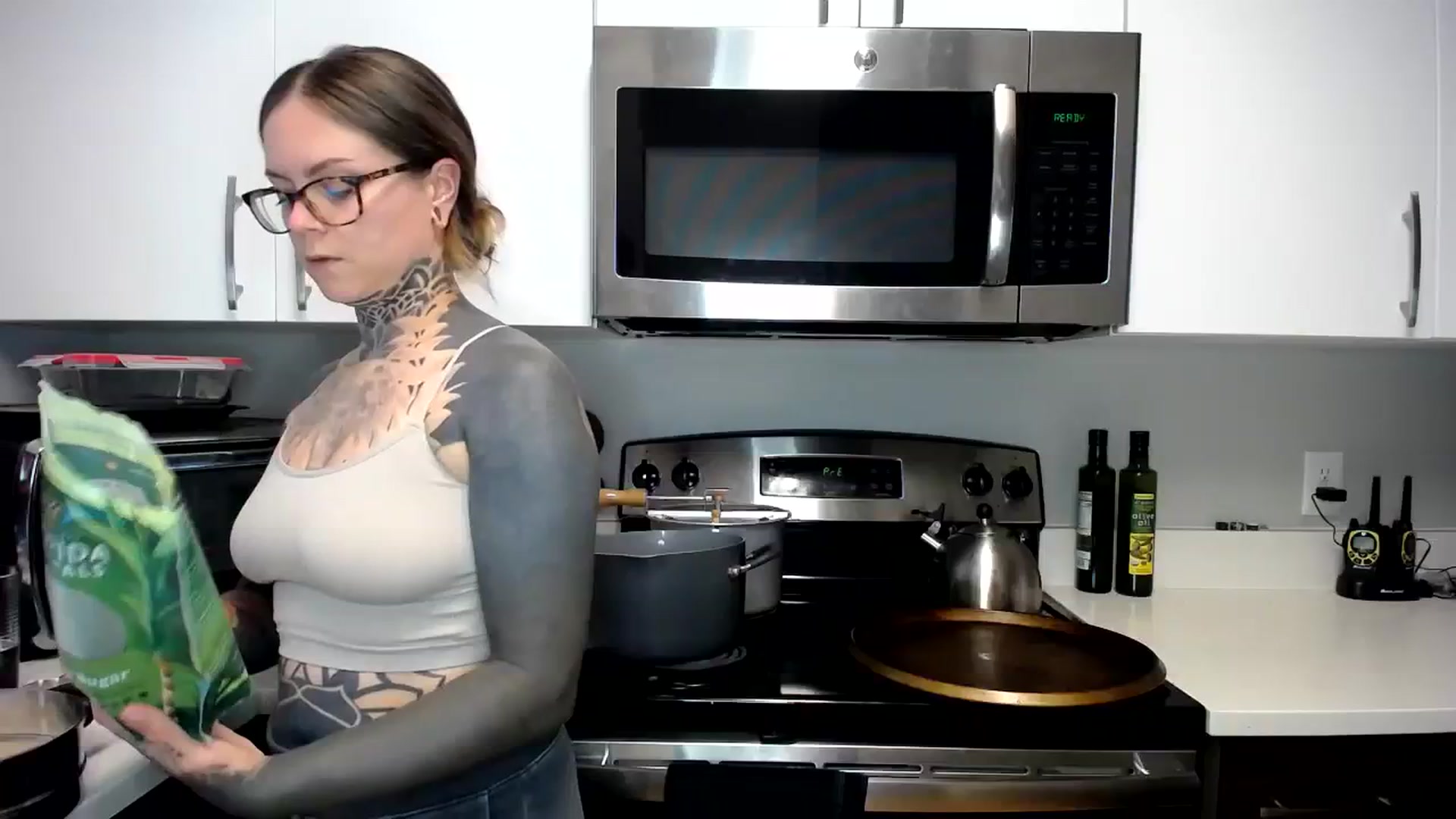 Gallery image thumbnail from ViVerdure's myfreecams stream on, 10/21/2023, 22:33 image 1 of 20