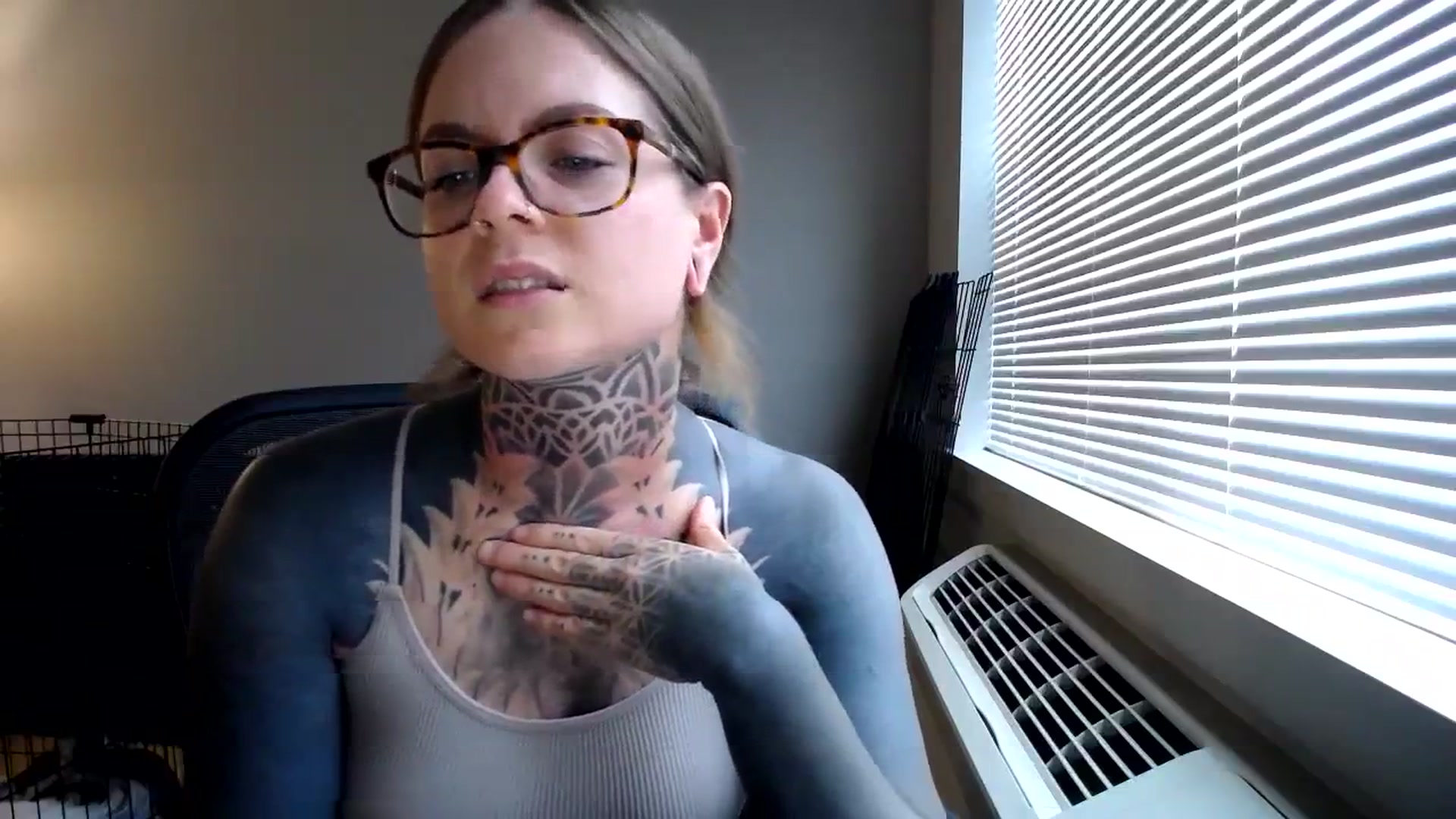 Gallery image thumbnail from ViVerdure's myfreecams stream on, 10/21/2023, 22:33 image 20 of 20