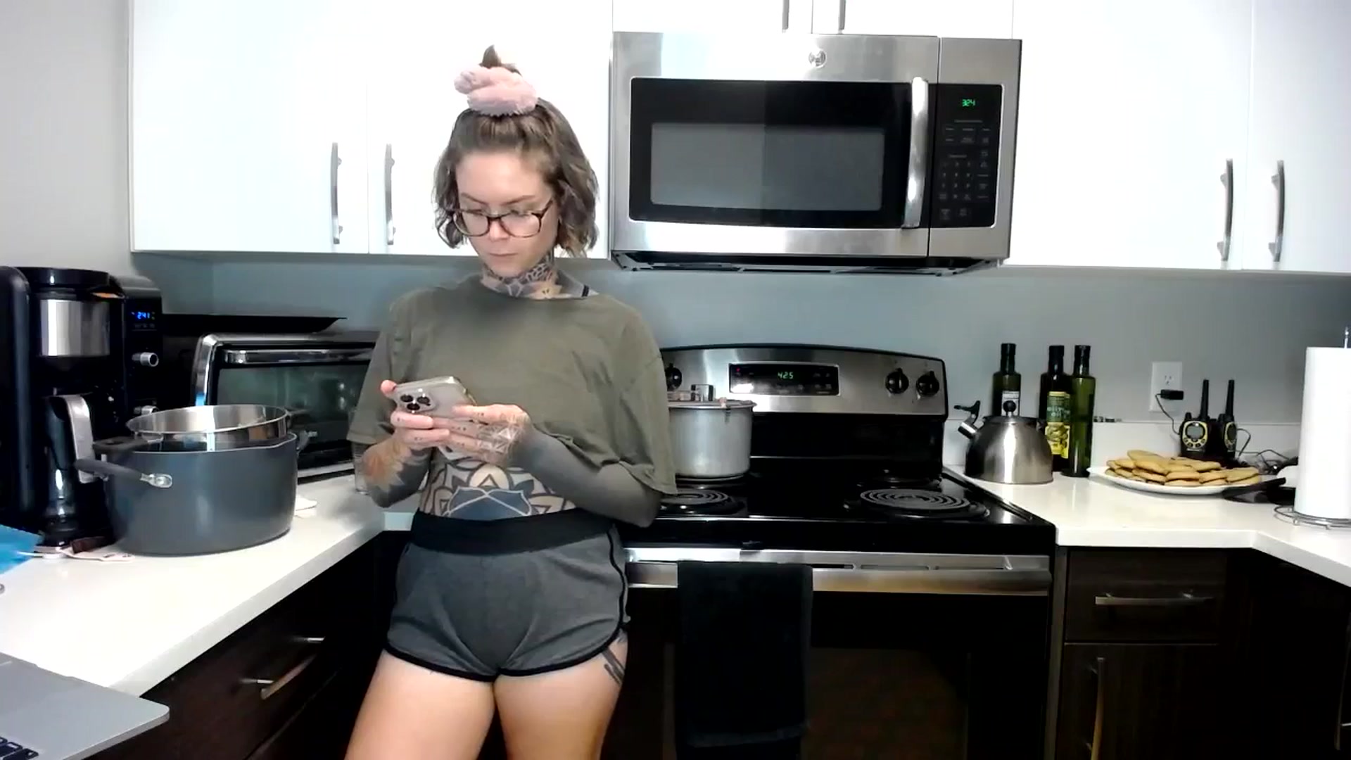 Gallery image thumbnail from ViVerdure's myfreecams stream on, 11/04/2023, 22:56 image 16 of 20