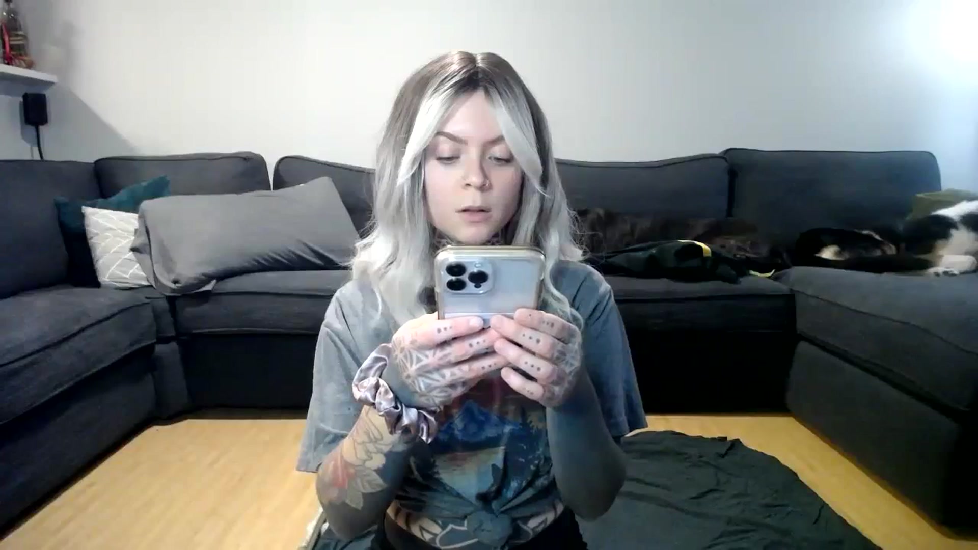 Gallery image thumbnail from ViVerdure's myfreecams stream on, 01/10/2024, 02:04 image 3 of 20