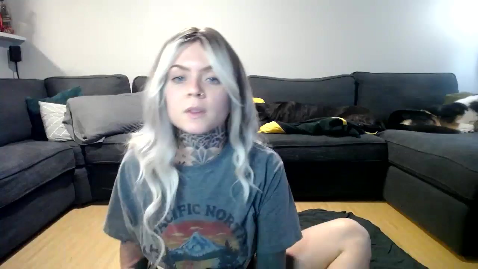 Gallery image thumbnail from ViVerdure's myfreecams stream on, 01/10/2024, 02:04 image 1 of 20