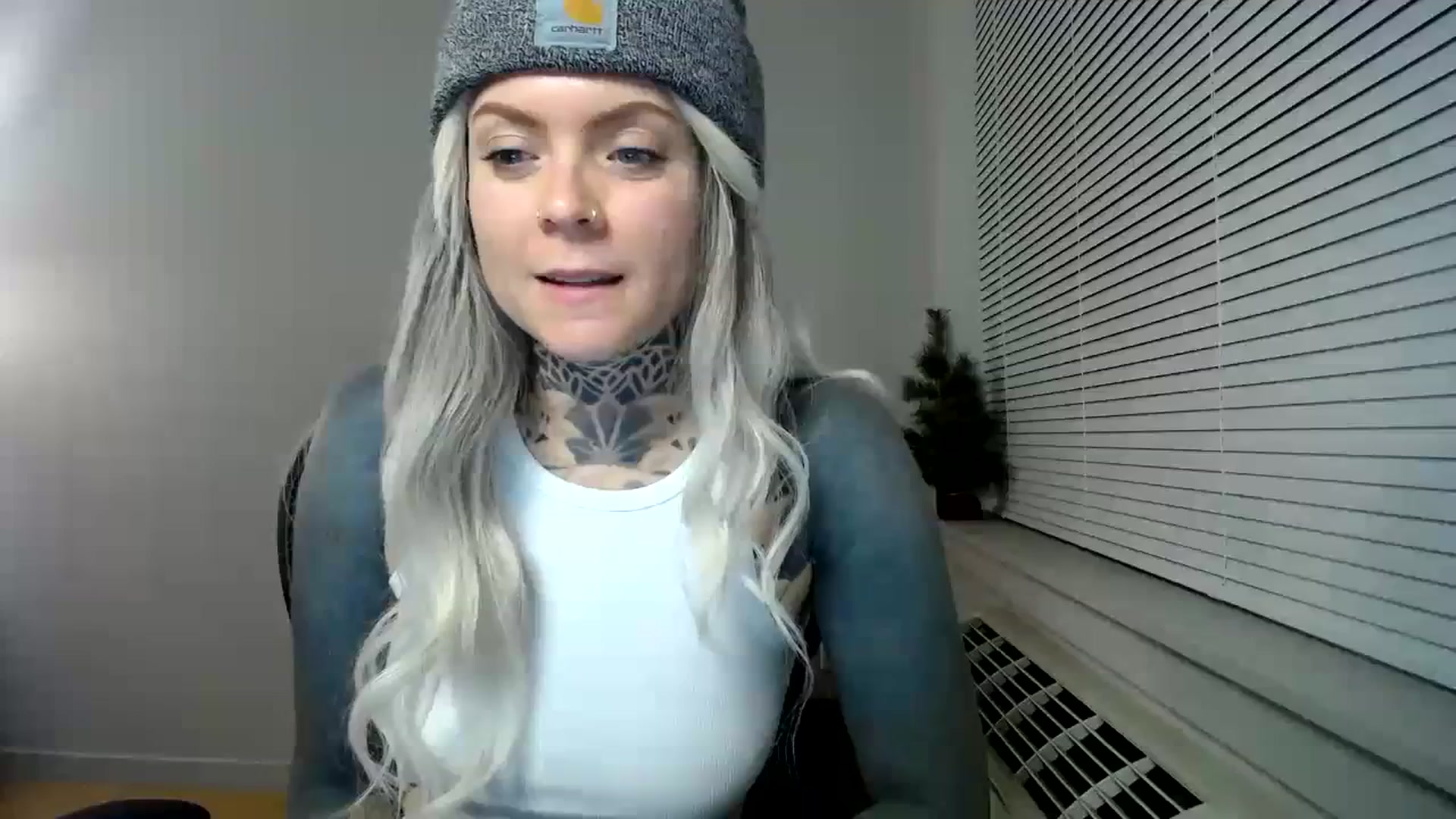 Gallery image thumbnail from ViVerdure's myfreecams stream on, 01/15/2024, 03:19 image 10 of 20