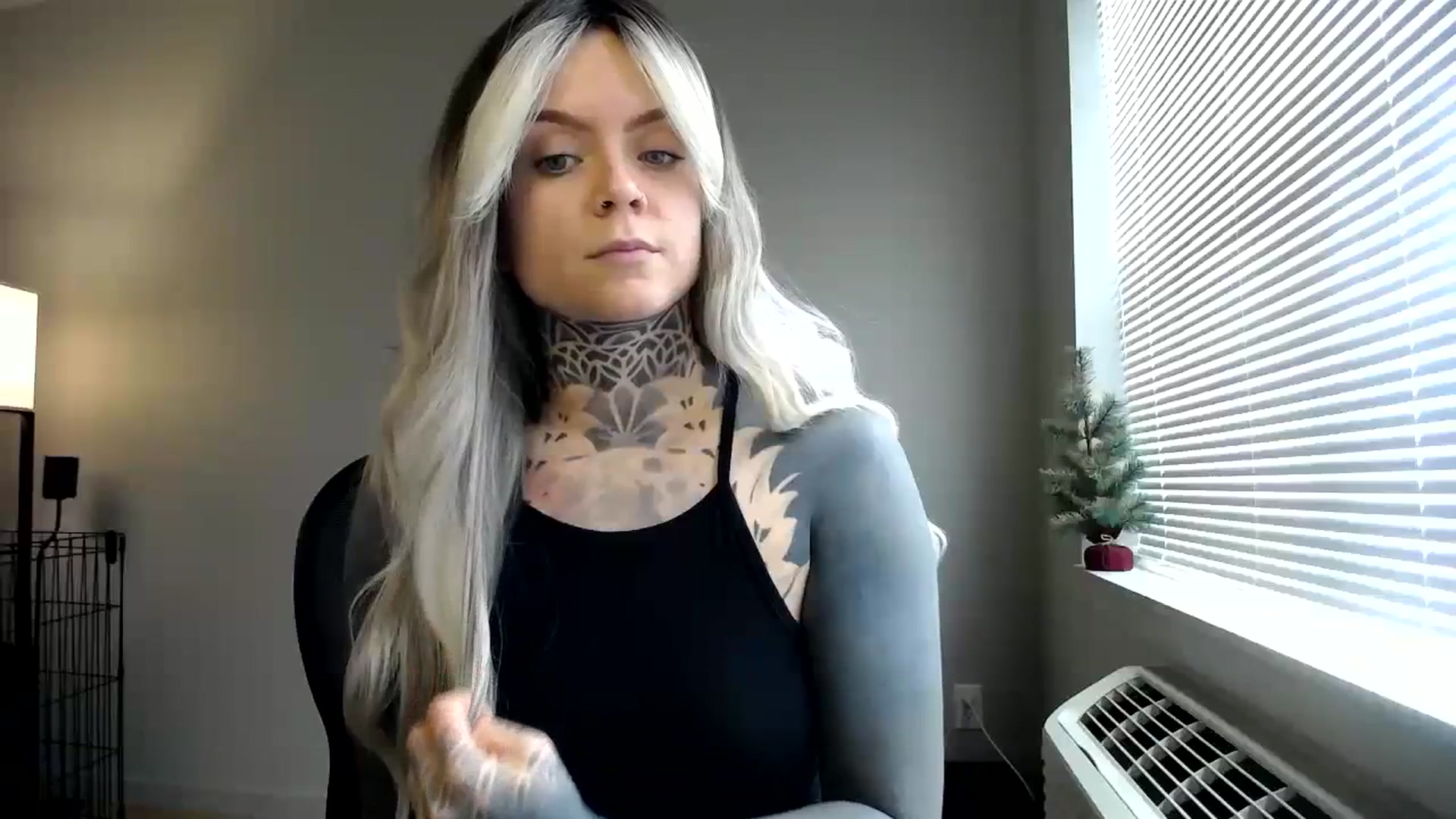 Gallery image thumbnail from ViVerdure's myfreecams stream on, 01/15/2024, 21:46 image 5 of 20