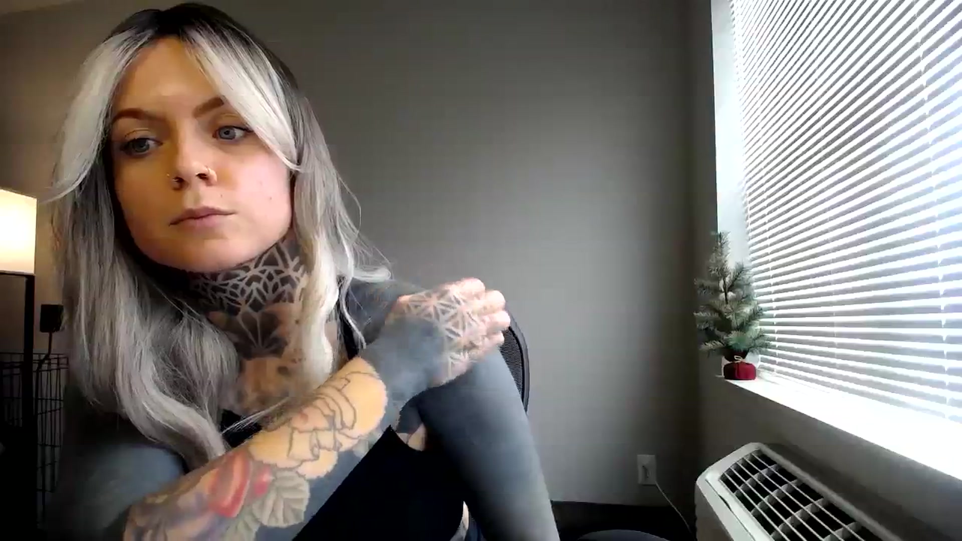 Gallery image thumbnail from ViVerdure's myfreecams stream on, 01/15/2024, 21:46 image 16 of 20