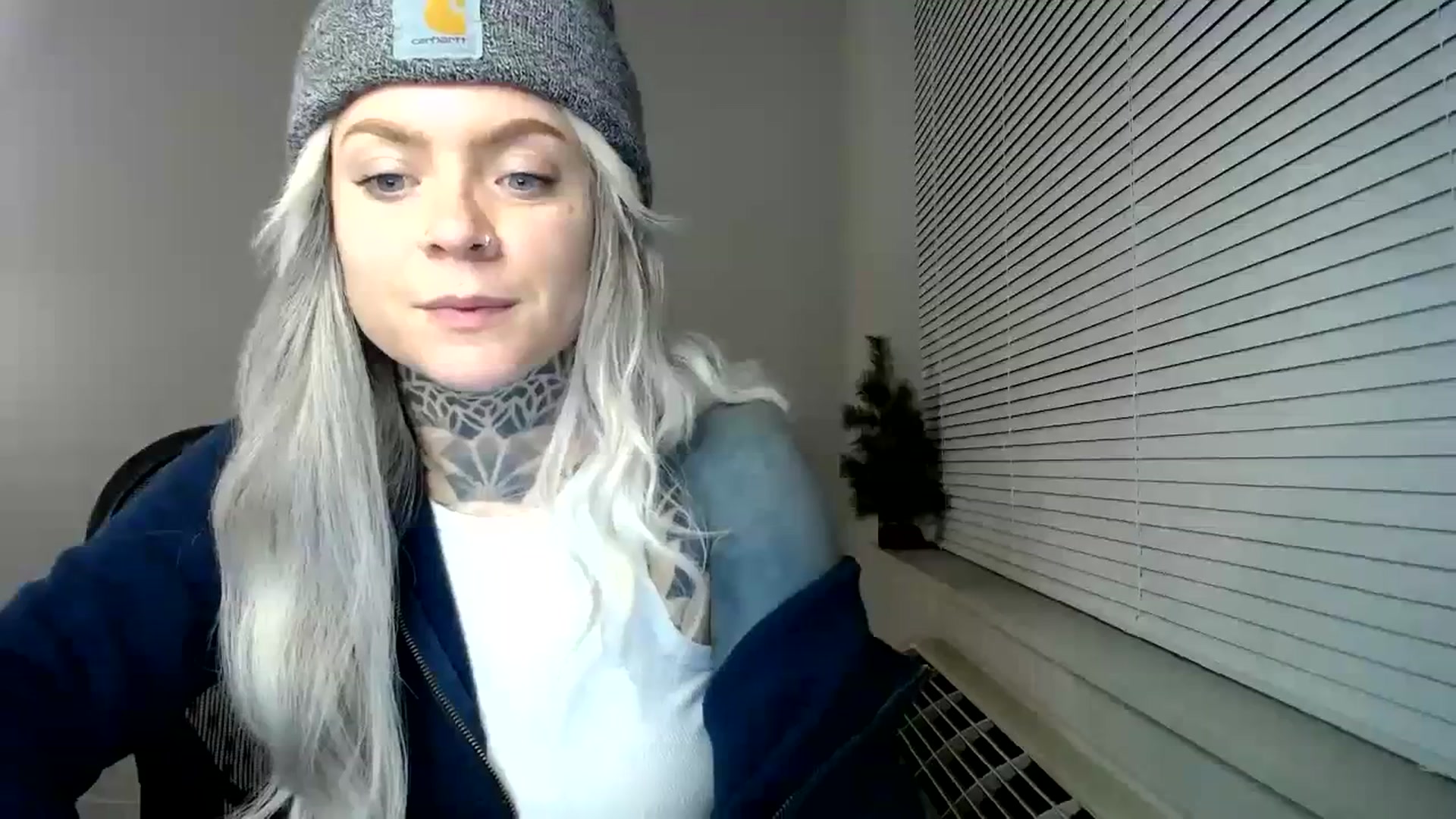 Gallery image thumbnail from ViVerdure's myfreecams stream on, 01/22/2024, 03:13 image 17 of 20