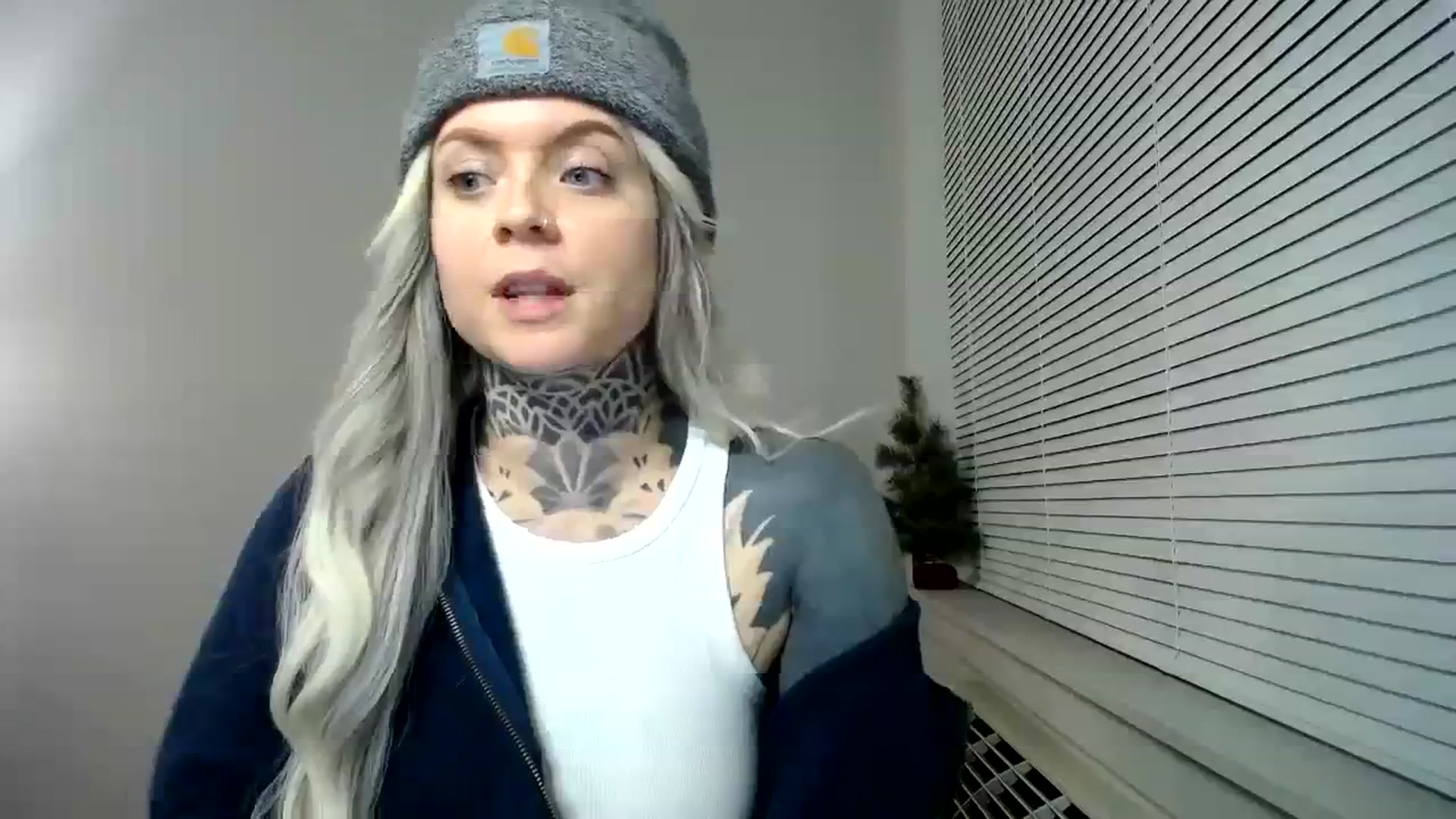 Gallery image thumbnail from ViVerdure's myfreecams stream on, 01/22/2024, 03:13 image 10 of 20