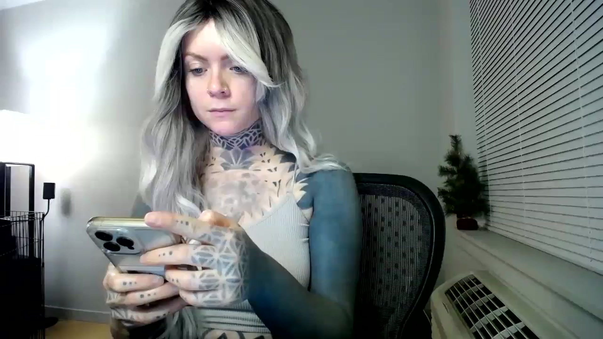 Gallery image thumbnail from ViVerdure's myfreecams stream on, 01/29/2024, 03:33 image 2 of 20