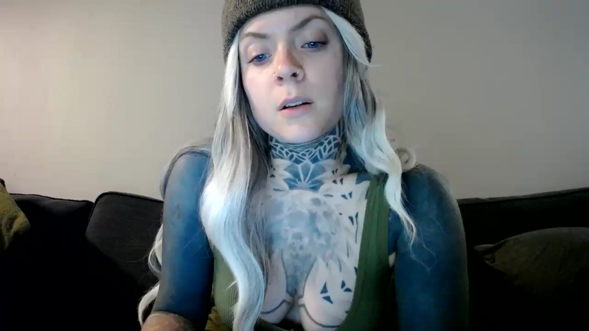 Gallery image thumbnail from ViVerdure's myfreecams stream on, 03/10/2024, 05:01 image 16 of 20