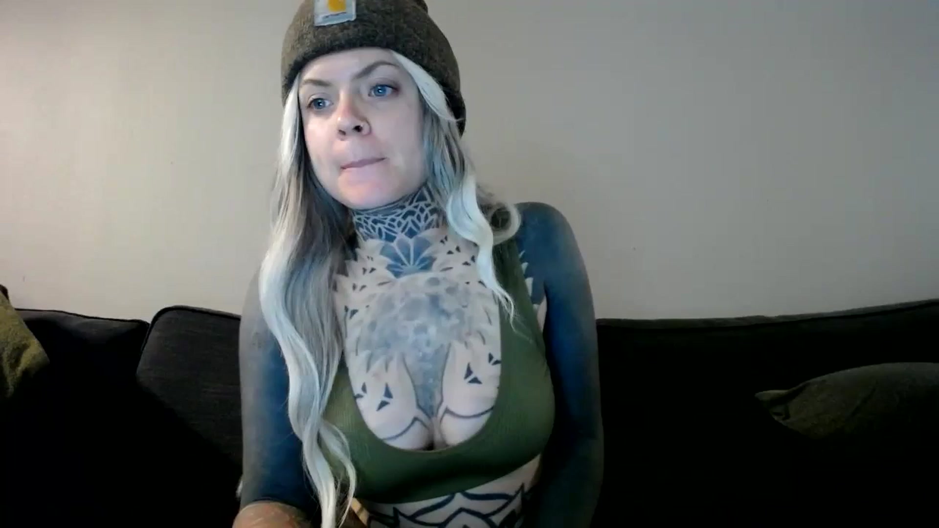 Gallery image thumbnail from ViVerdure's myfreecams stream on, 03/10/2024, 05:01 image 17 of 20