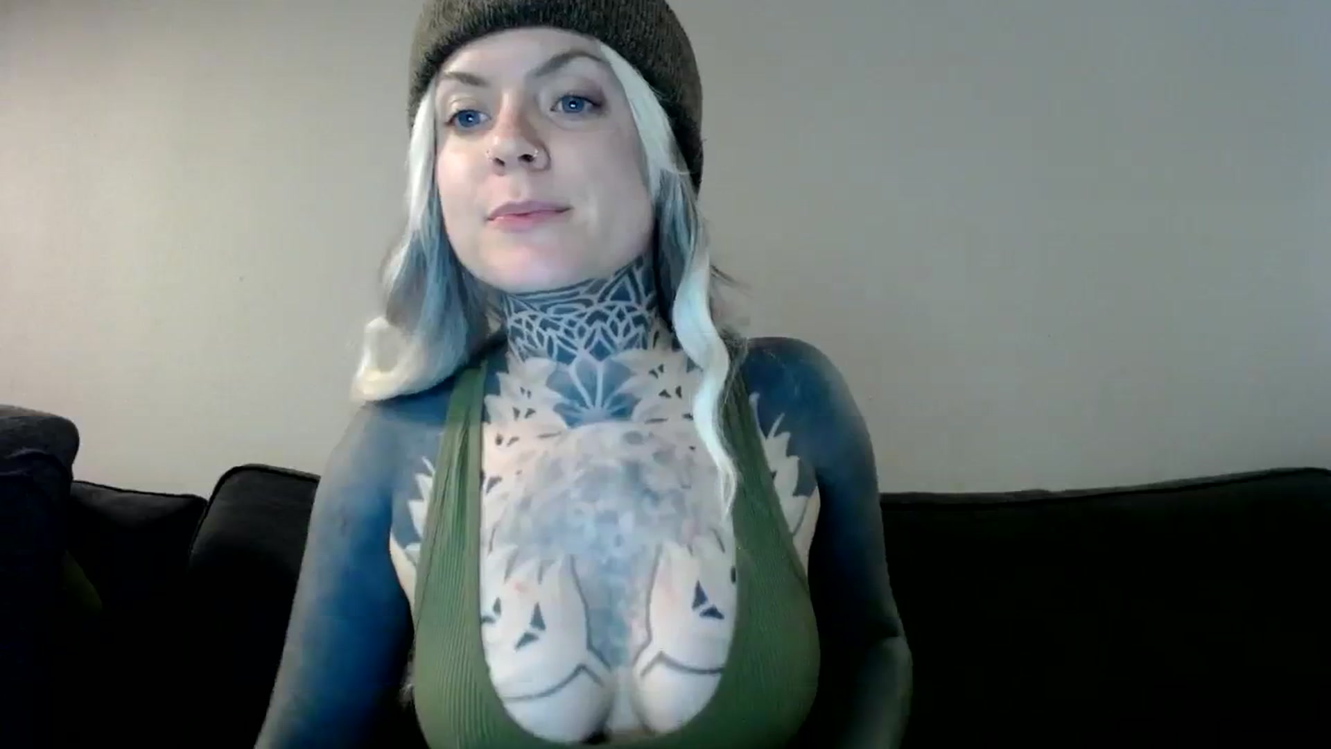 Gallery image thumbnail from ViVerdure's myfreecams stream on, 03/10/2024, 05:45 image 12 of 20