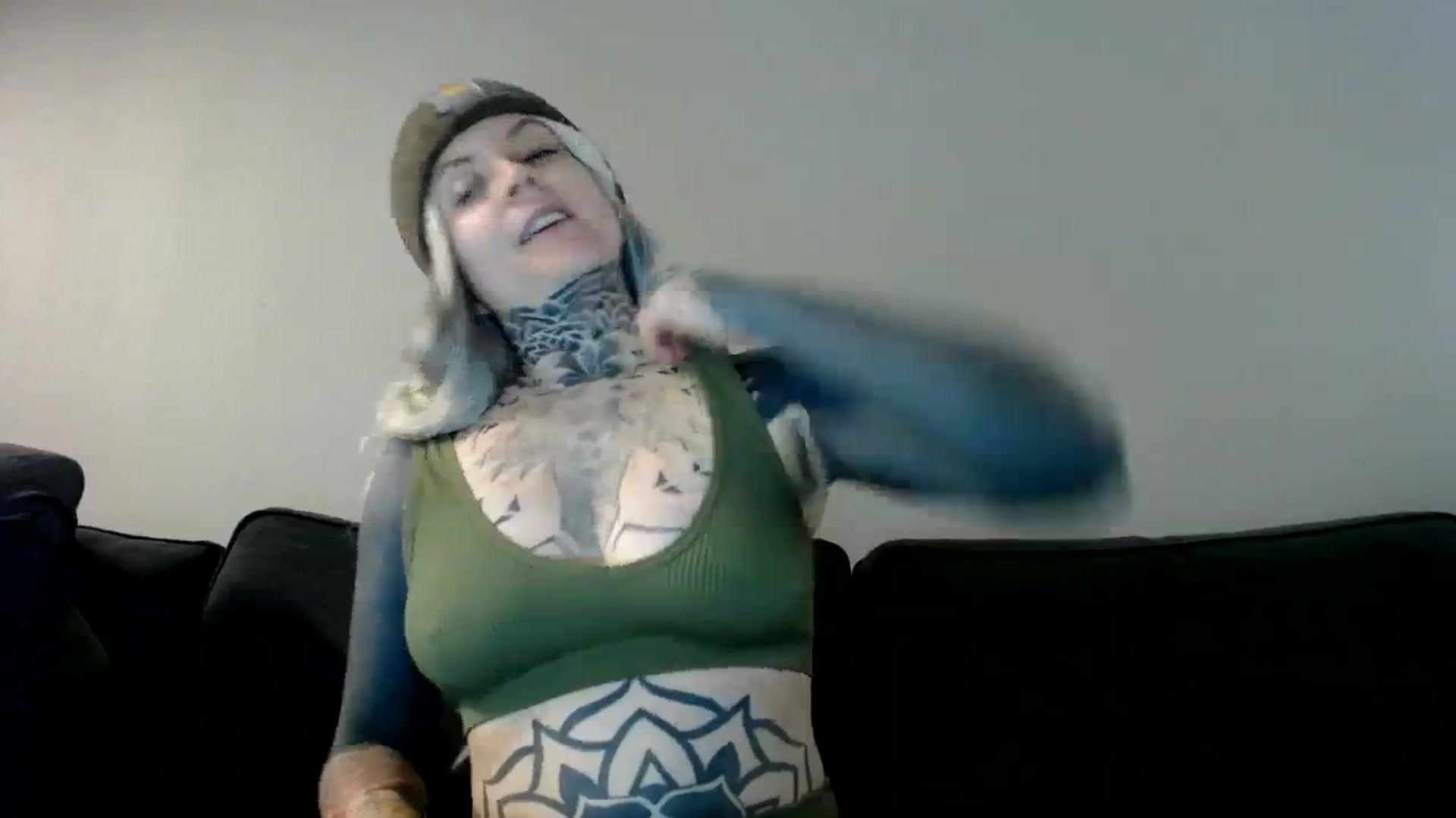 Gallery image thumbnail from ViVerdure's myfreecams stream on, 03/10/2024, 05:45 image 6 of 20