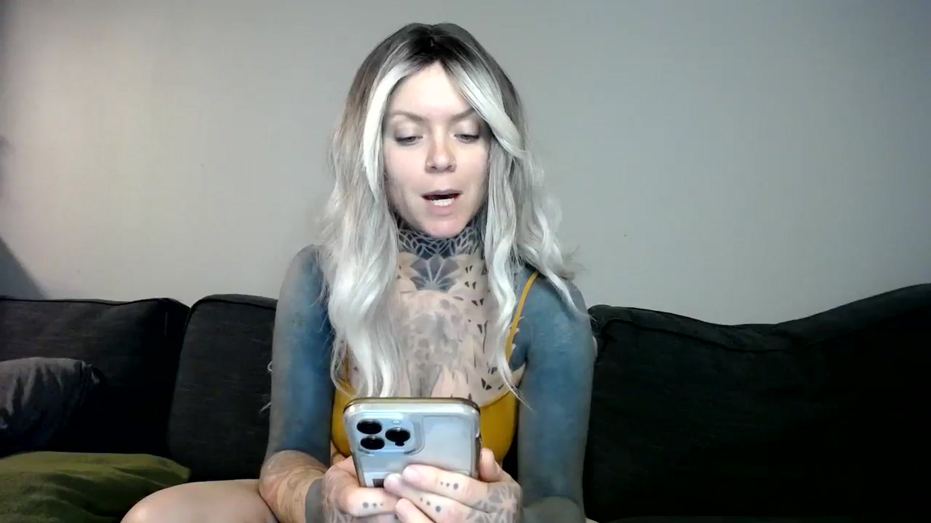 Gallery image thumbnail from ViVerdure's myfreecams stream on, 03/23/2024, 14:05 image 15 of 20