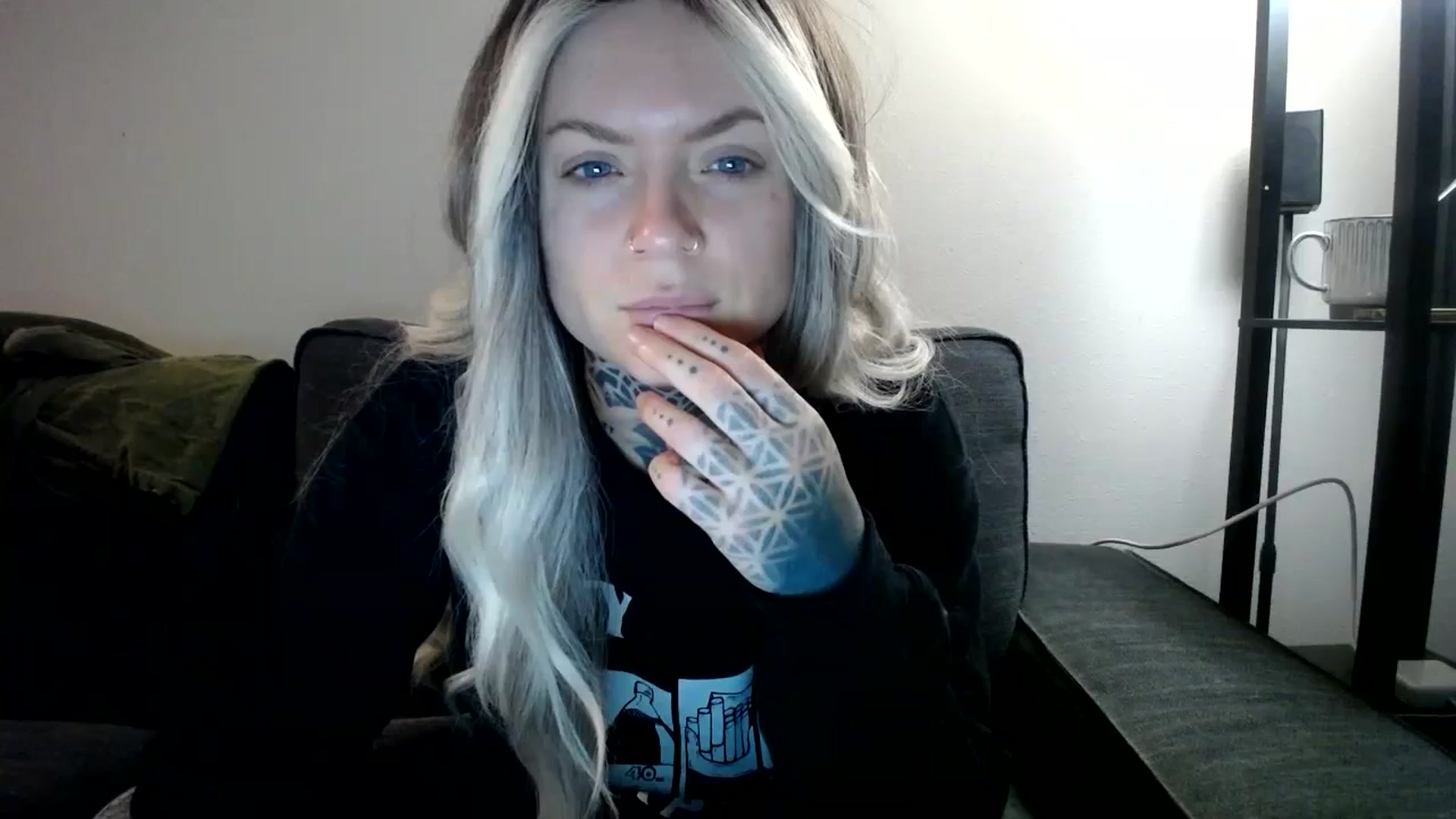 Gallery image thumbnail from ViVerdure's myfreecams stream on, 03/31/2024, 14:10 image 2 of 20