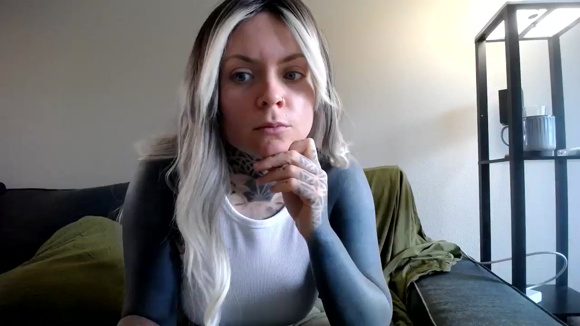 Gallery image thumbnail from ViVerdure's myfreecams stream on, 04/03/2024, 18:02 image 12 of 20