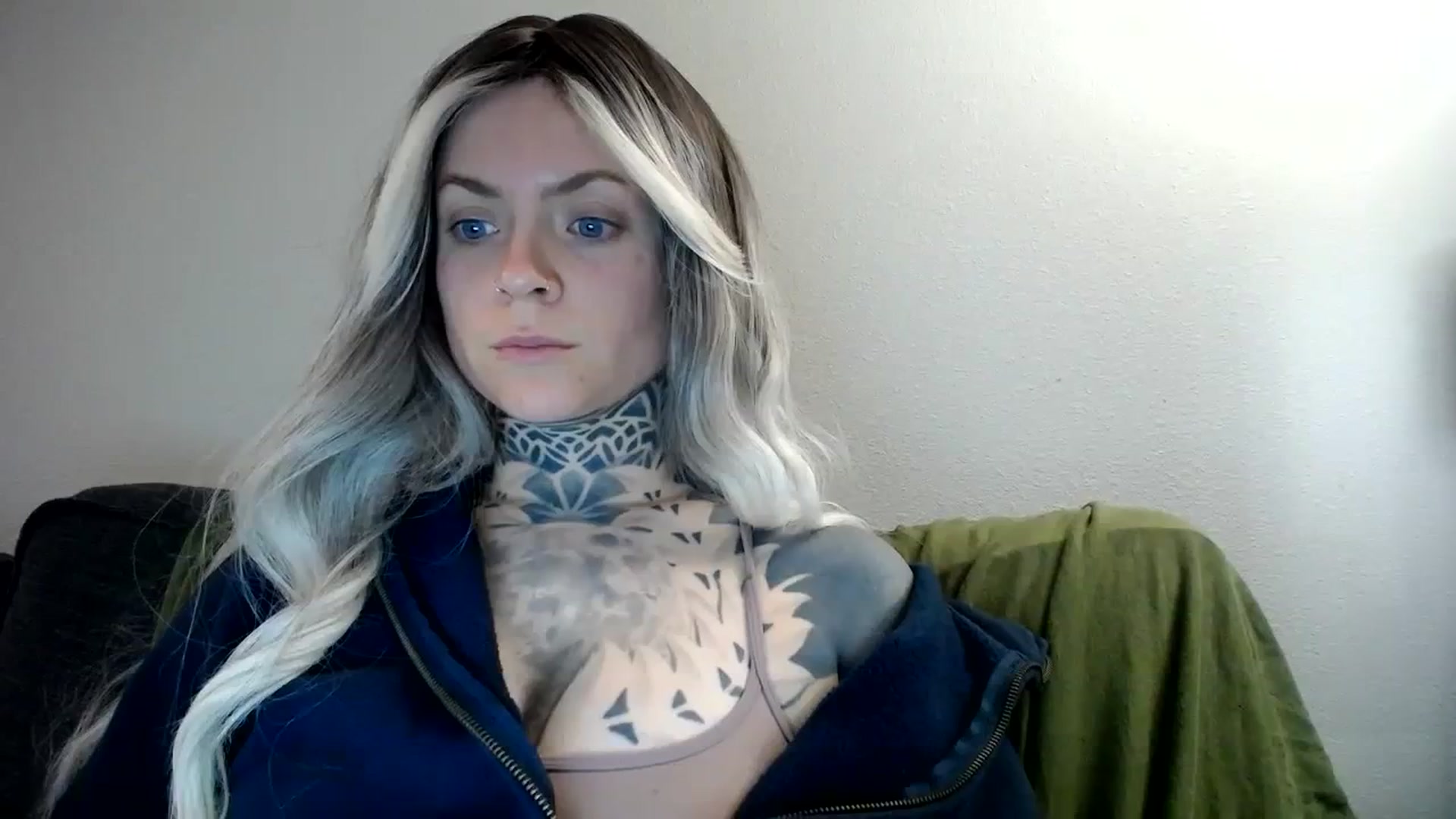 Gallery image thumbnail from ViVerdure's myfreecams stream on, 04/06/2024, 13:36 image 20 of 20