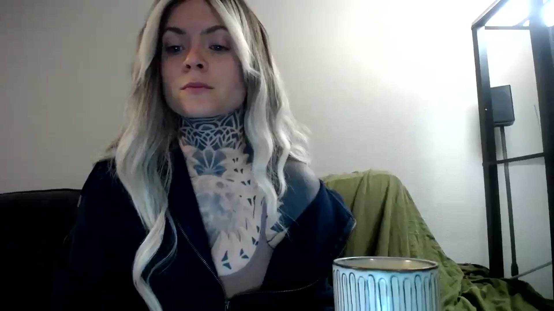 Gallery image thumbnail from ViVerdure's myfreecams stream on, 04/06/2024, 13:36 image 2 of 20