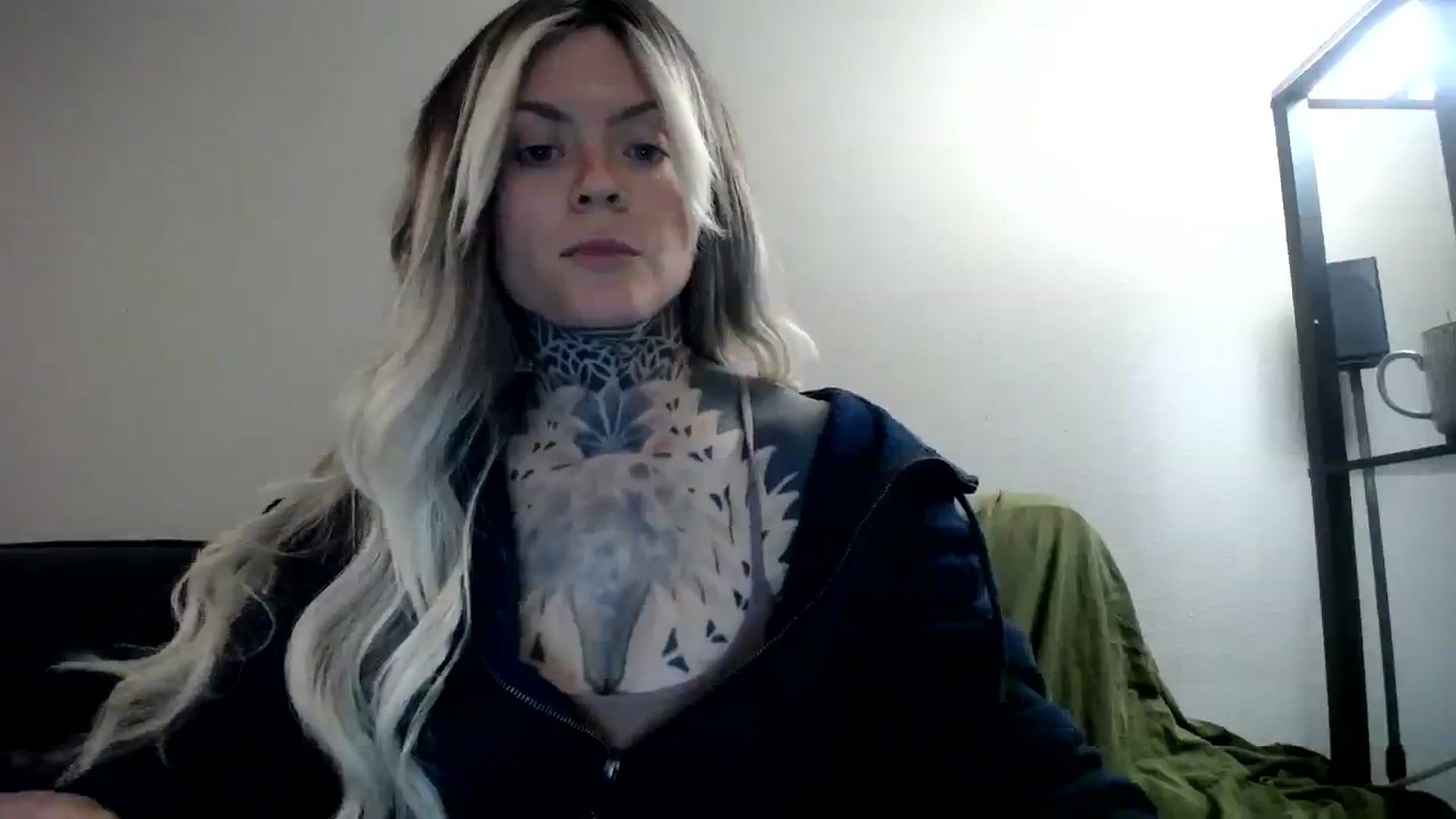 Gallery image thumbnail from ViVerdure's myfreecams stream on, 04/06/2024, 13:36 image 15 of 20