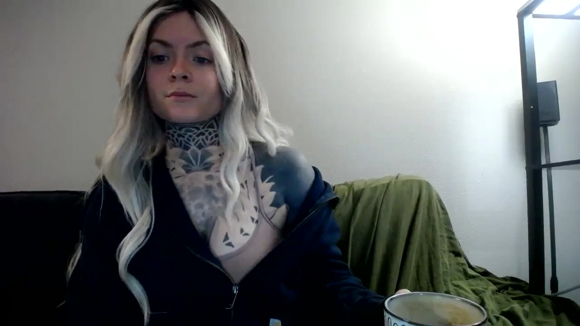 Gallery image thumbnail from ViVerdure's myfreecams stream on, 04/06/2024, 13:36 image 17 of 20