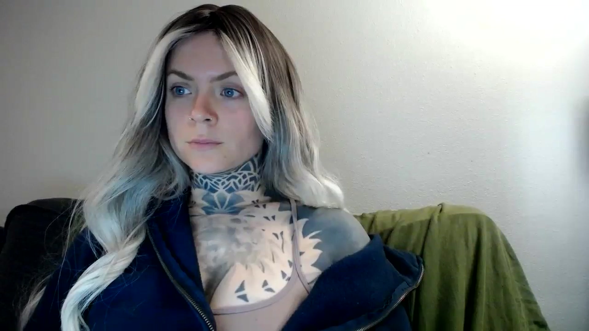 Gallery image thumbnail from ViVerdure's myfreecams stream on, 04/06/2024, 13:36 image 19 of 20
