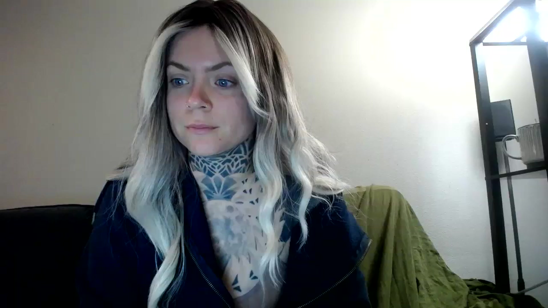 Gallery image thumbnail from ViVerdure's myfreecams stream on, 04/06/2024, 13:36 image 8 of 20