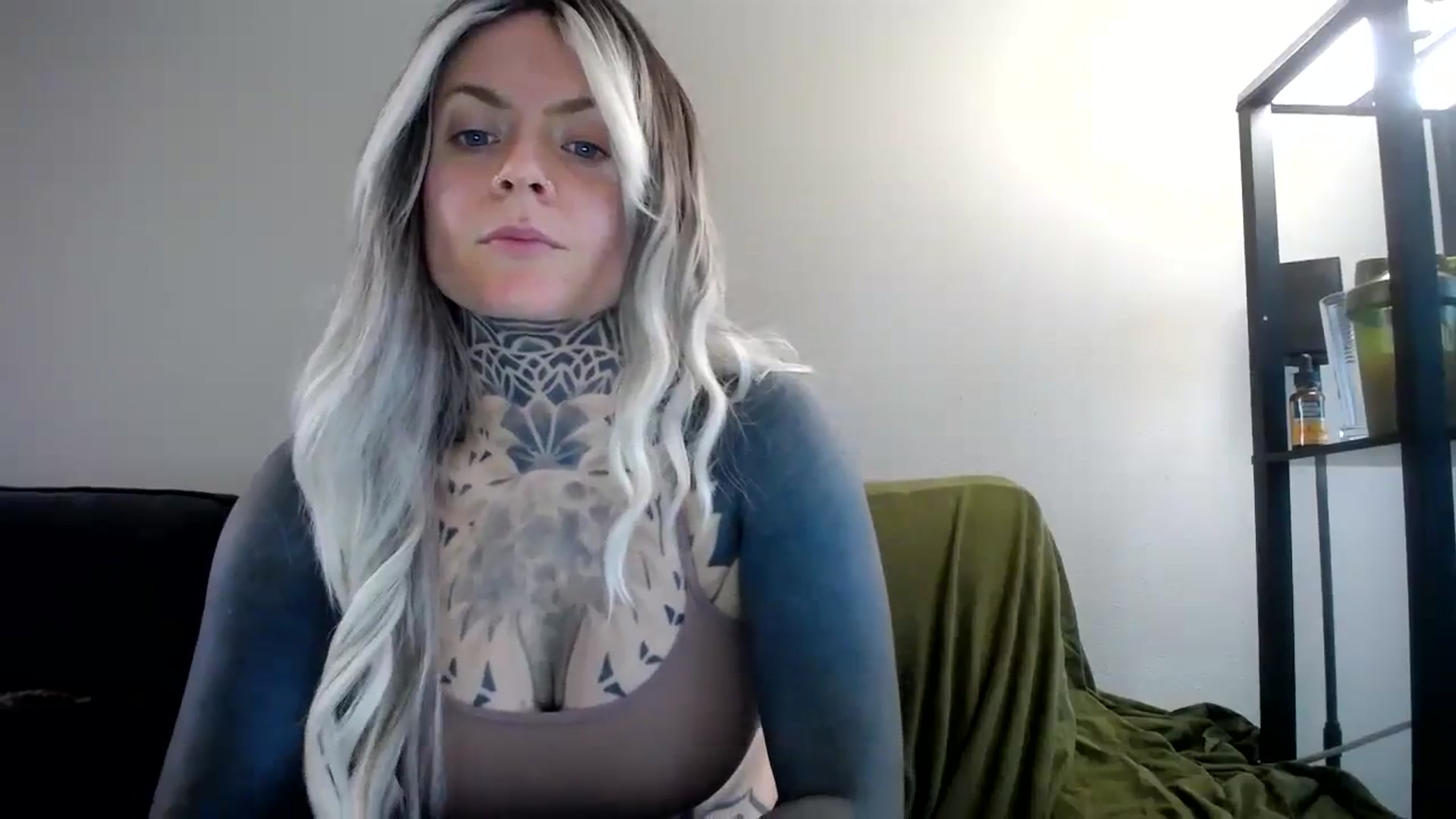 Gallery image thumbnail from ViVerdure's myfreecams stream on, 04/06/2024, 16:51 image 12 of 20