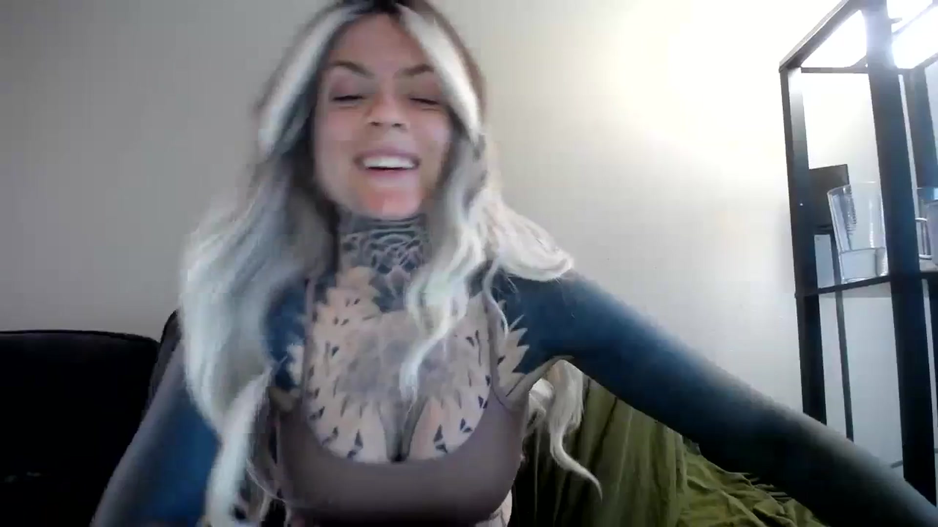 Gallery image thumbnail from ViVerdure's myfreecams stream on, 04/06/2024, 16:51 image 7 of 20