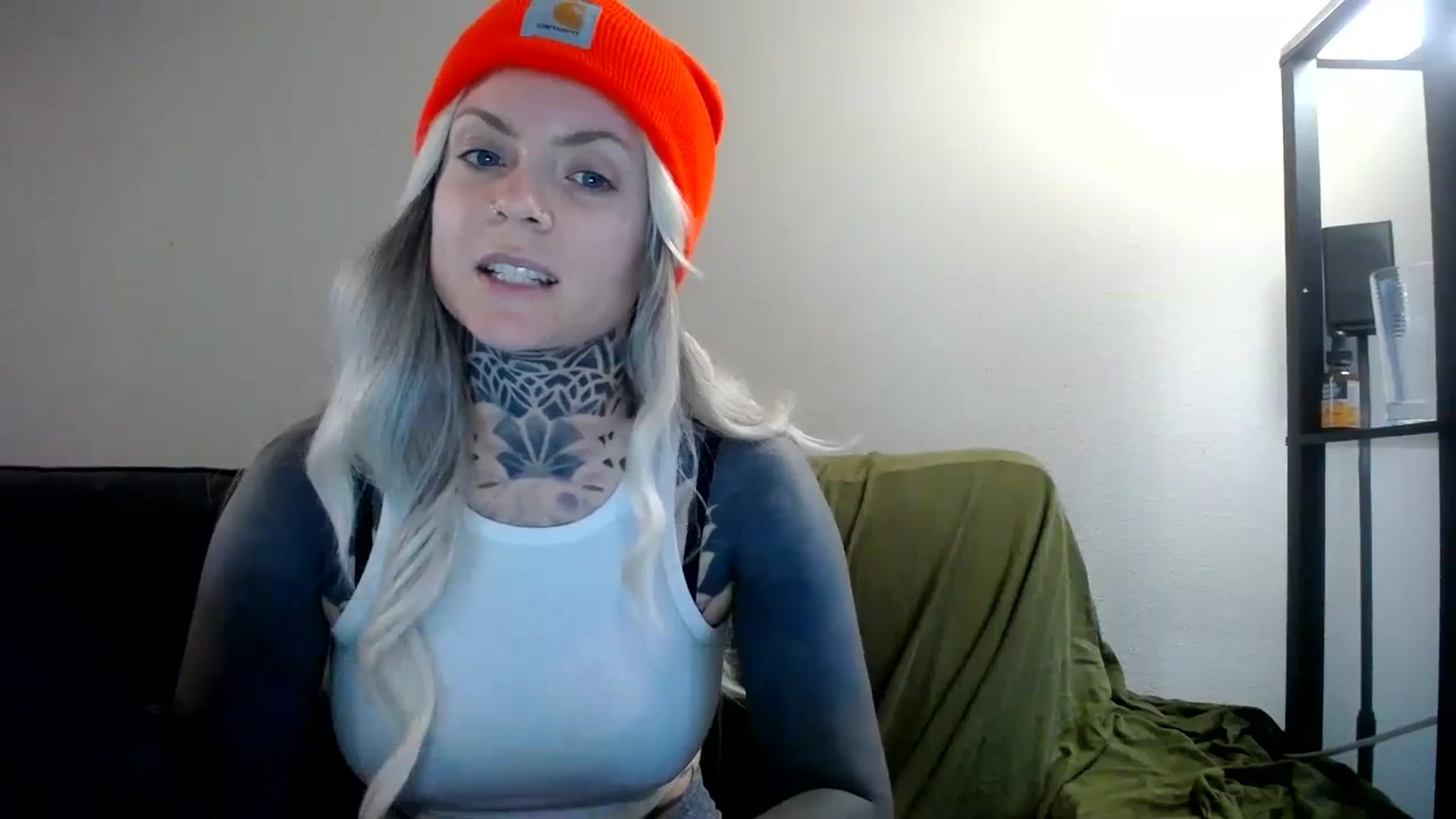 Gallery image thumbnail from ViVerdure's myfreecams stream on, 04/07/2024, 14:33 image 15 of 20