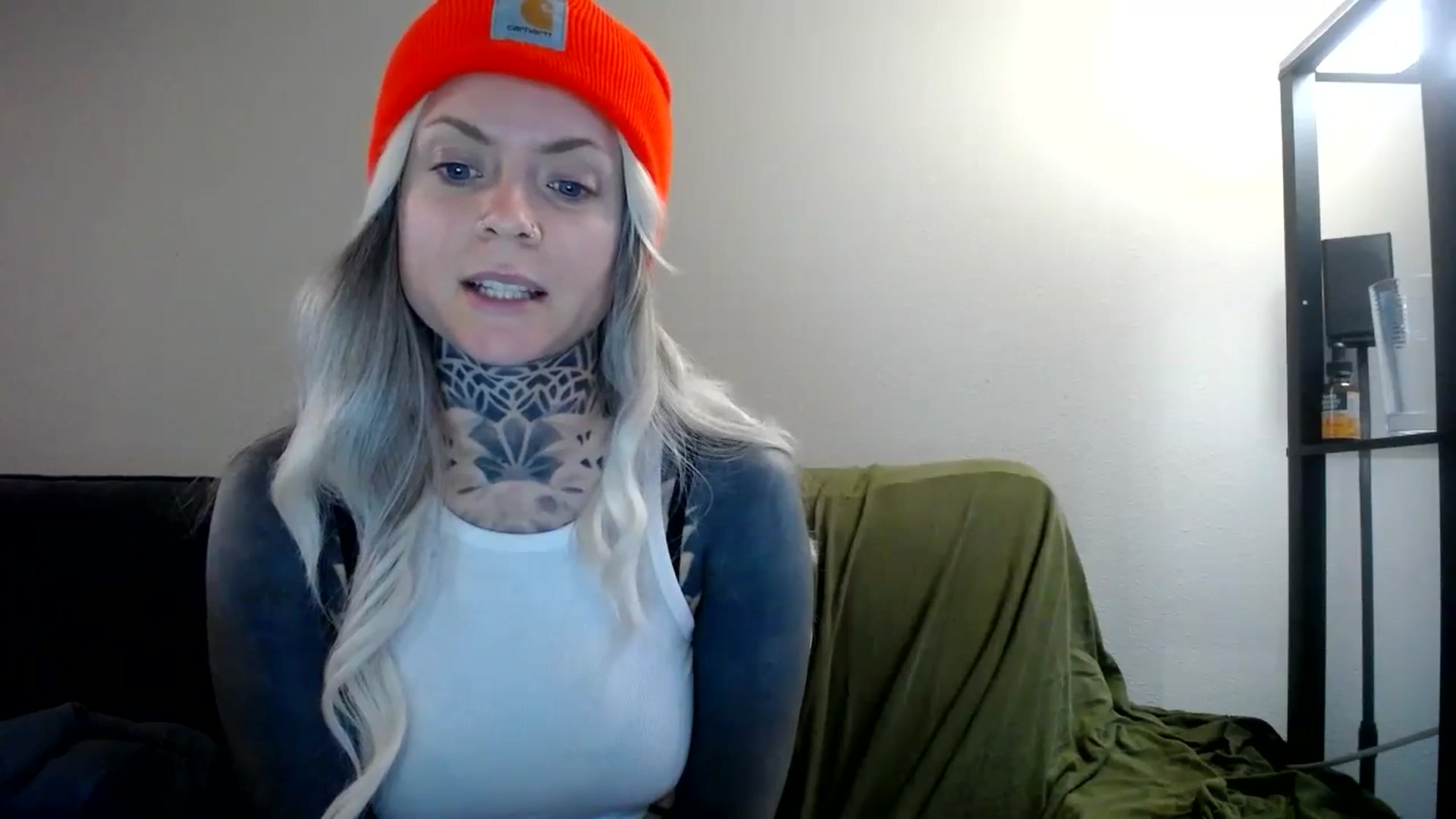 Gallery image thumbnail from ViVerdure's myfreecams stream on, 04/07/2024, 14:33 image 11 of 20