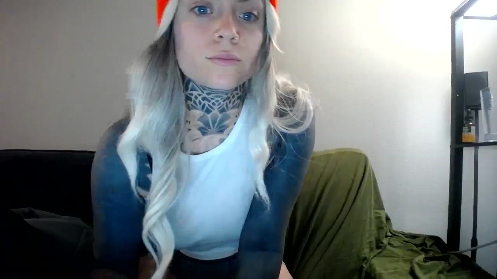 Gallery image thumbnail from ViVerdure's myfreecams stream on, 04/07/2024, 14:33 image 5 of 20