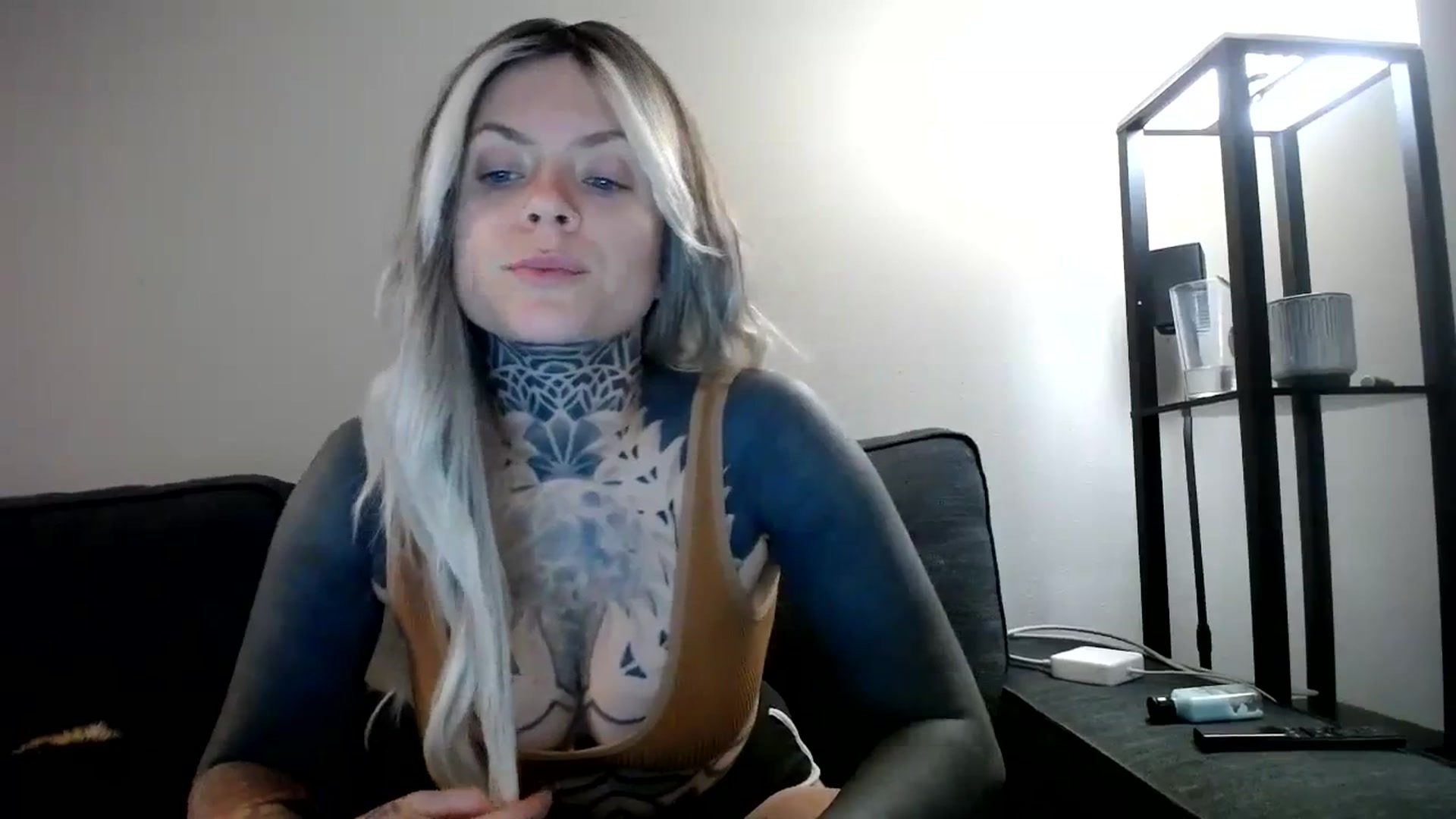 Gallery image thumbnail from ViVerdure's myfreecams stream on, 04/14/2024, 14:14 image 9 of 20