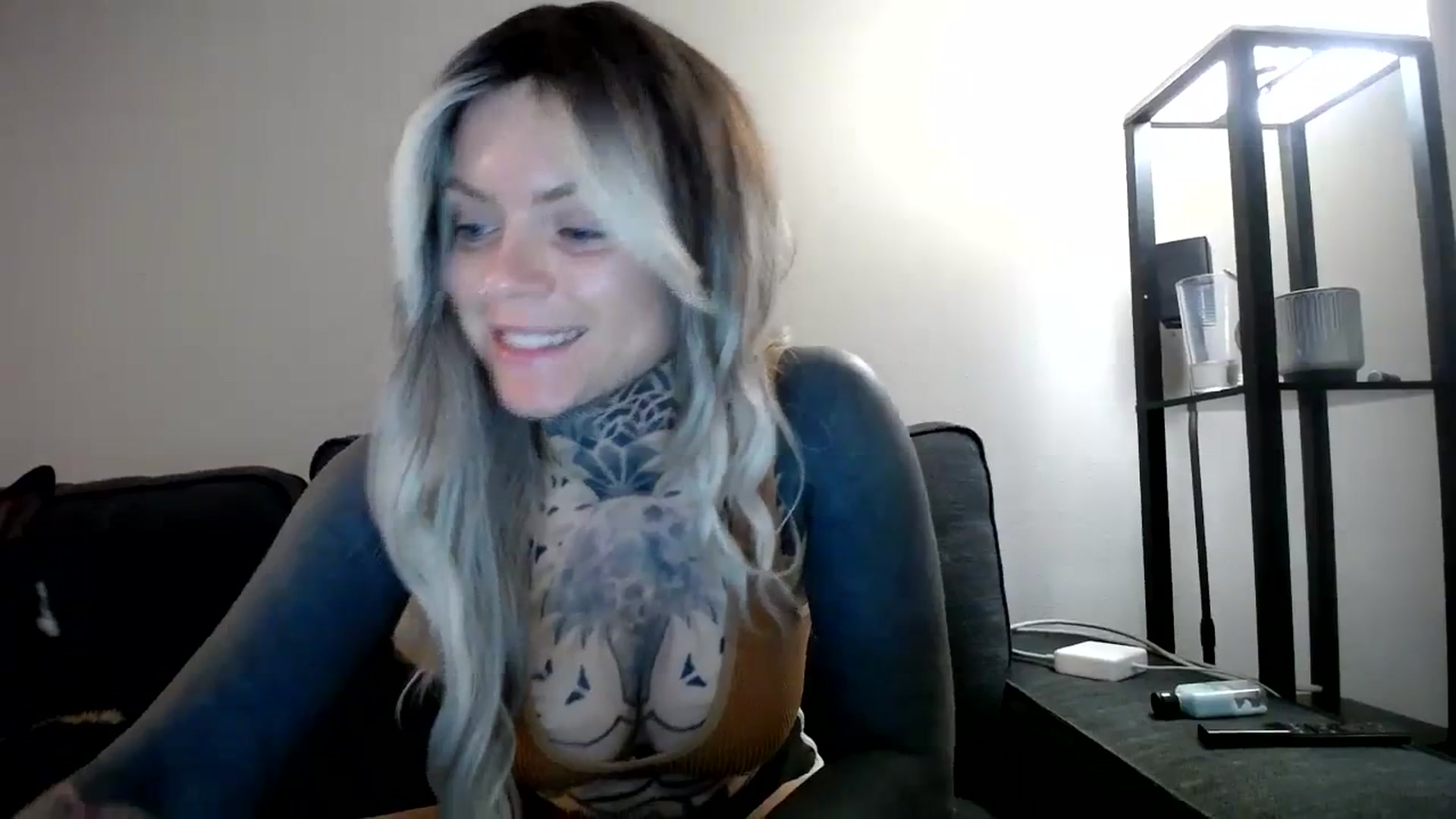 Gallery image thumbnail from ViVerdure's myfreecams stream on, 04/14/2024, 14:14 image 8 of 20