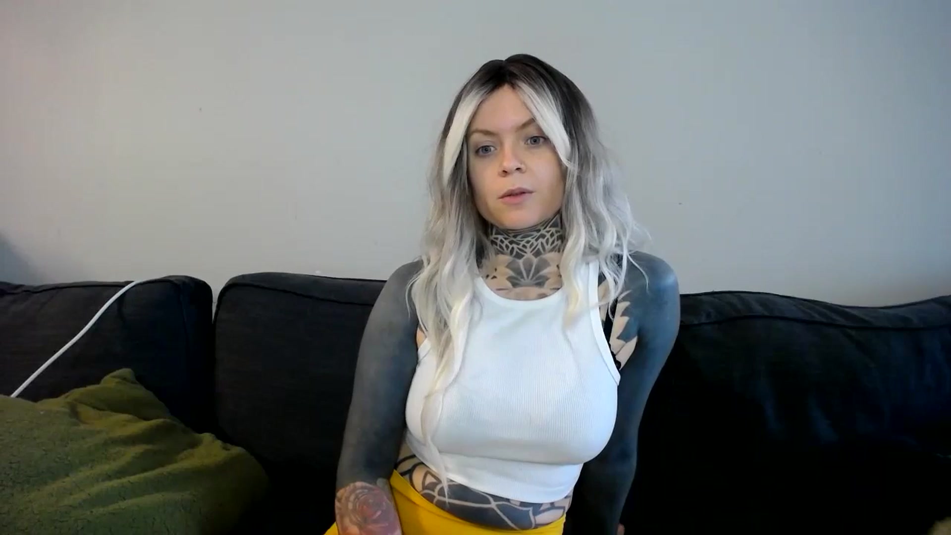 Gallery image thumbnail from ViVerdure's myfreecams stream on, 04/15/2024, 18:00 image 9 of 20