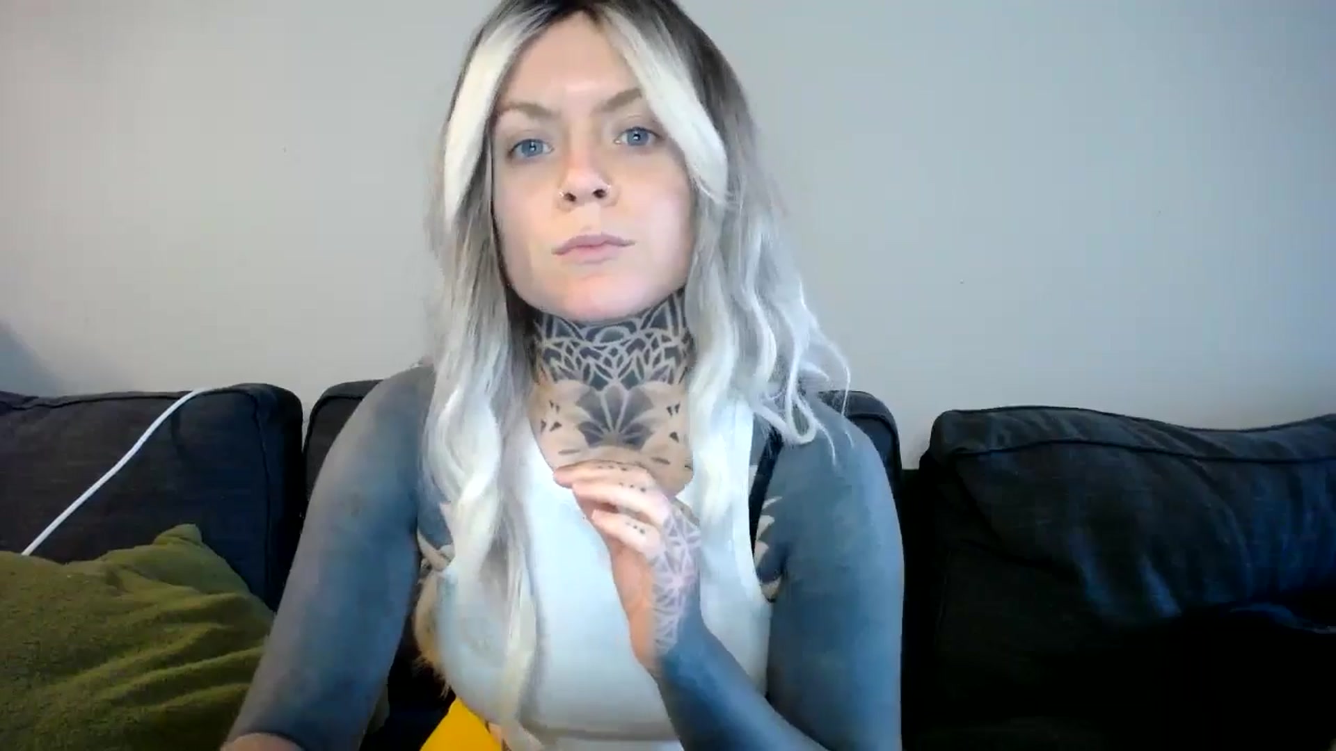 Gallery image thumbnail from ViVerdure's myfreecams stream on, 04/15/2024, 18:00 image 6 of 20
