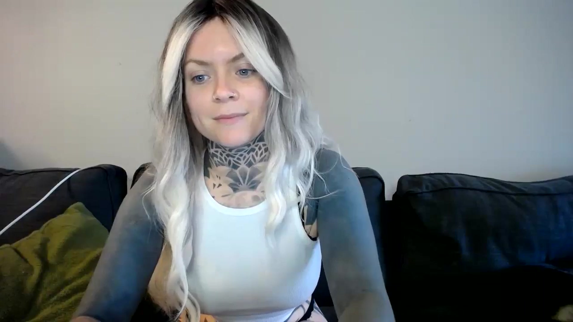 Gallery image thumbnail from ViVerdure's myfreecams stream on, 04/15/2024, 18:00 image 13 of 20