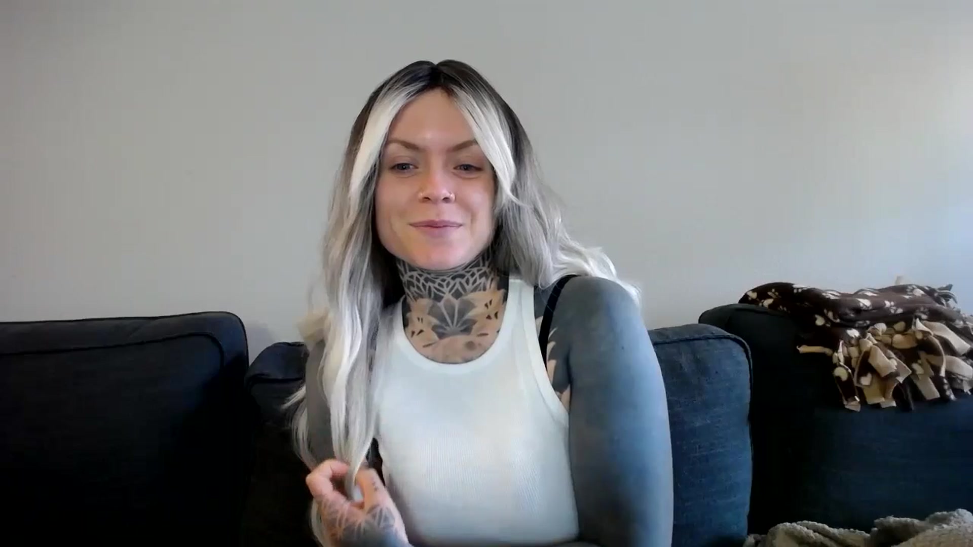 Gallery image thumbnail from ViVerdure's myfreecams stream on, 04/15/2024, 21:05 image 2 of 20