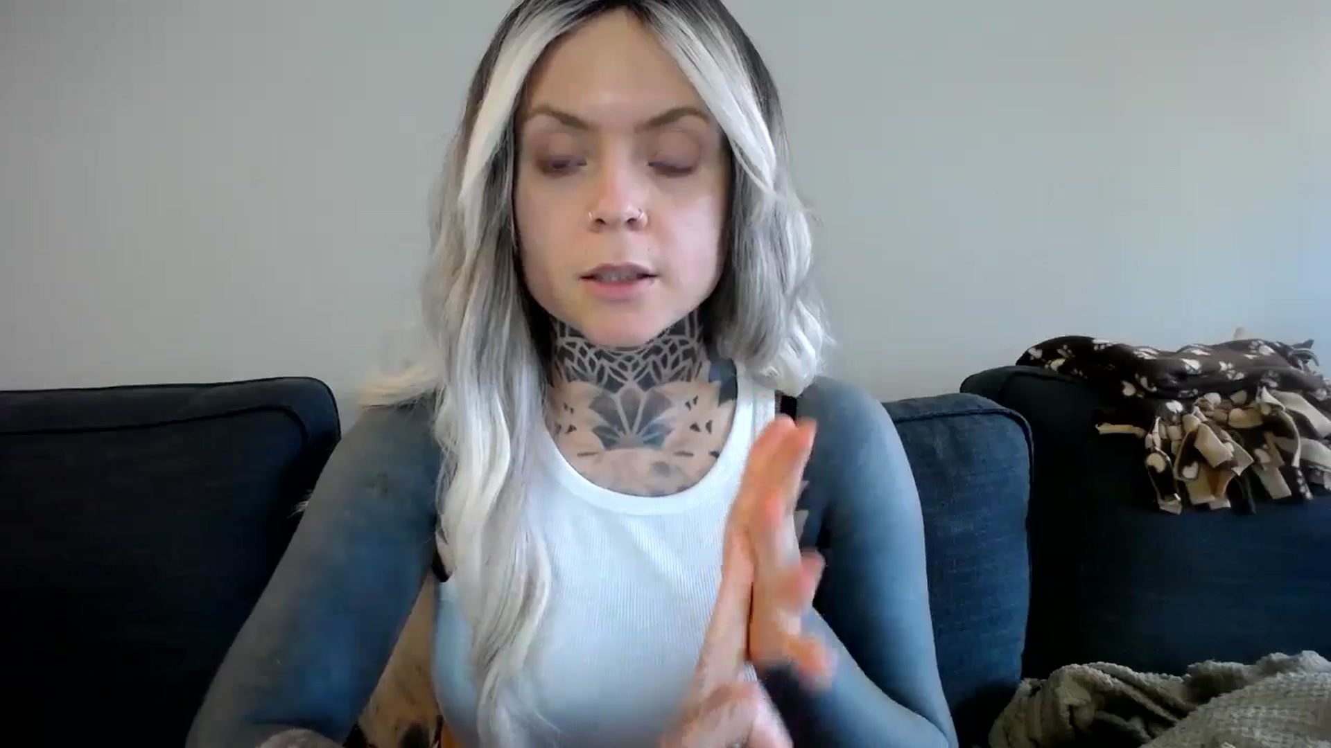 Gallery image thumbnail from ViVerdure's myfreecams stream on, 04/15/2024, 21:05 image 8 of 20
