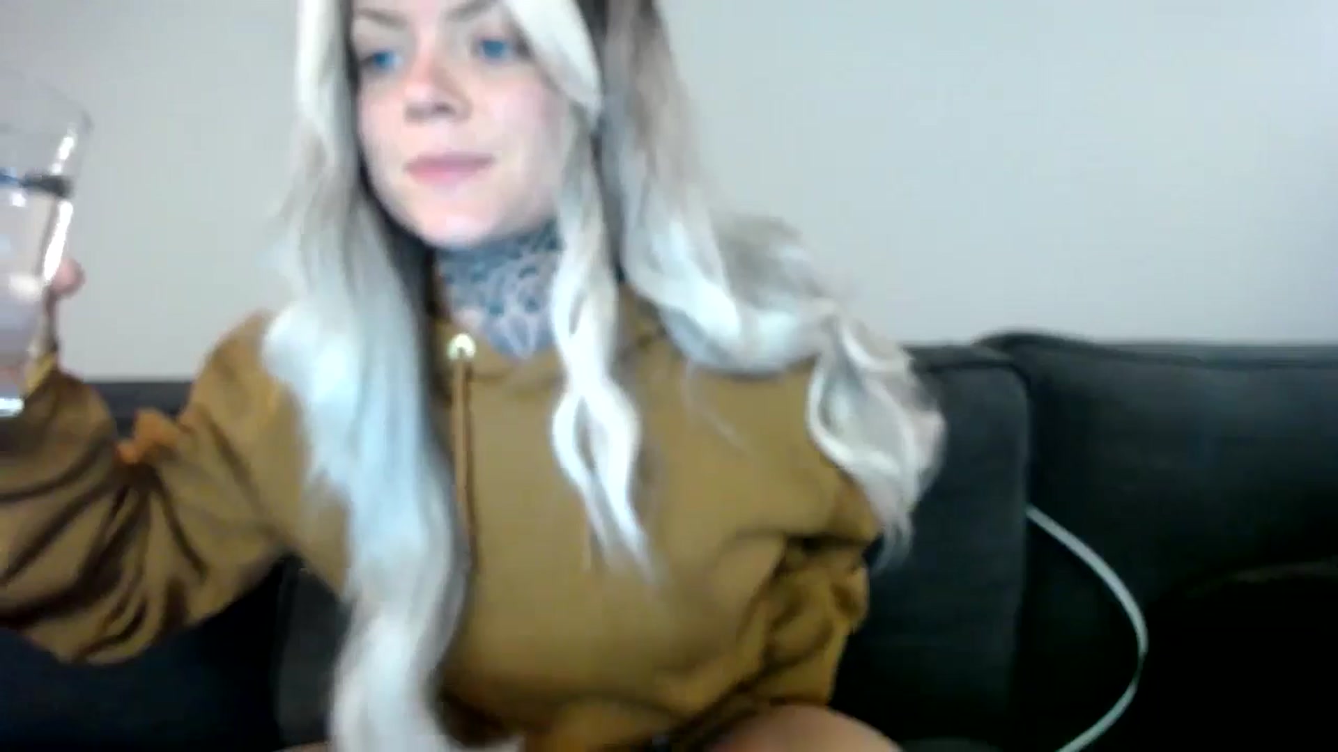 Gallery image thumbnail from ViVerdure's myfreecams stream on, 04/27/2024, 13:21 image 16 of 20