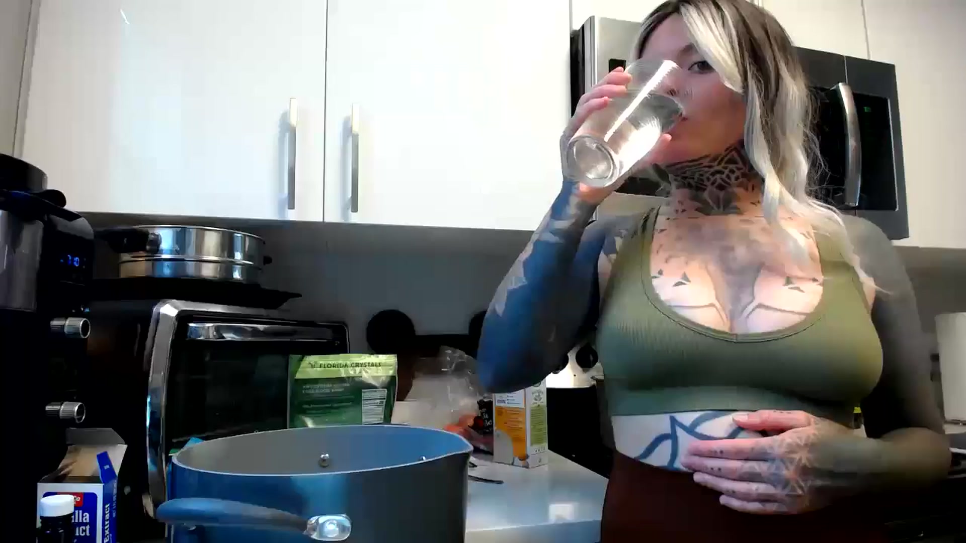 Gallery image thumbnail from ViVerdure's myfreecams stream on, 06/28/2024, 05:49 image 3 of 20