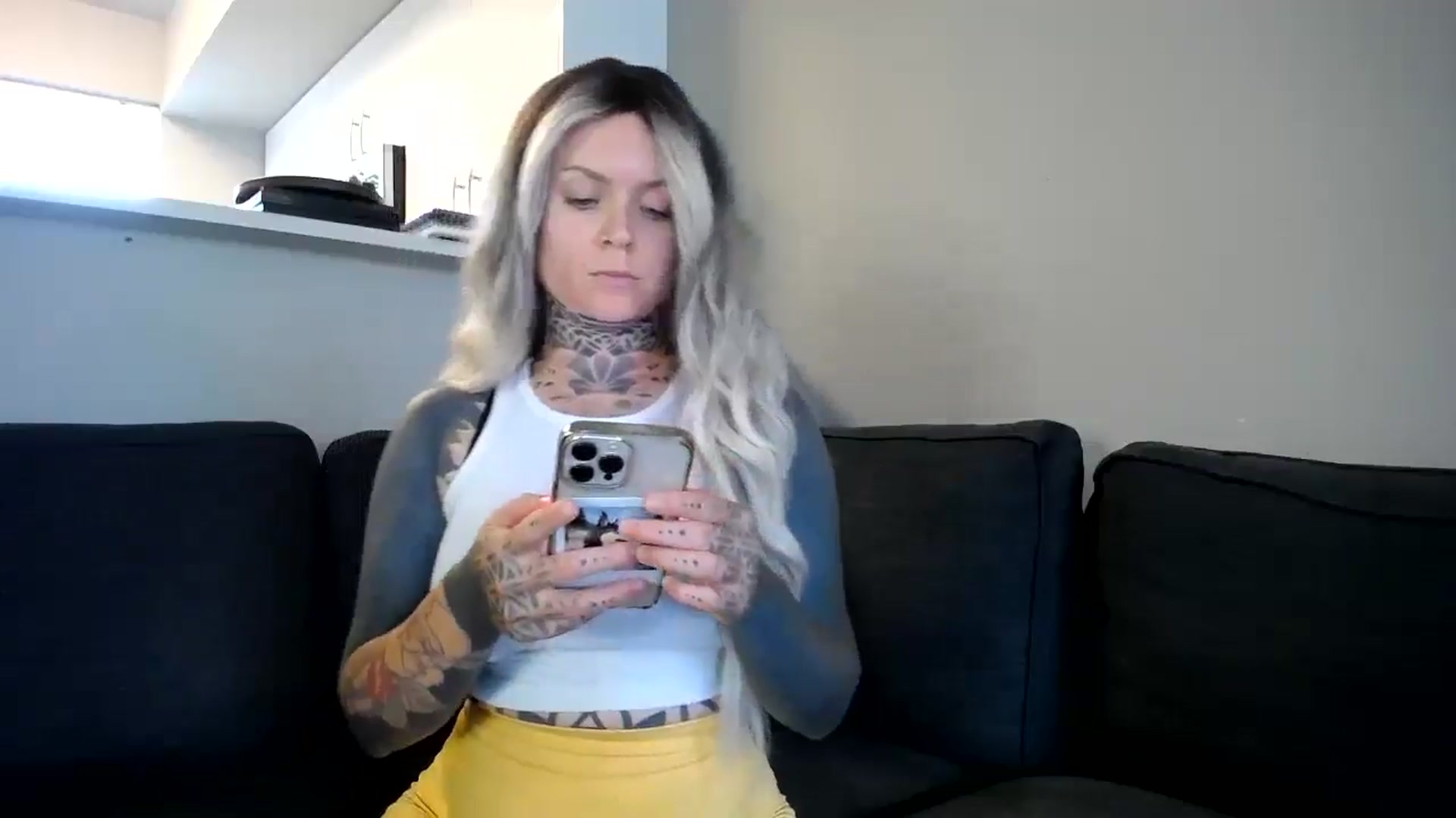 Gallery image thumbnail from ViVerdure's myfreecams stream on, 08/13/2024, 18:19 image 18 of 20