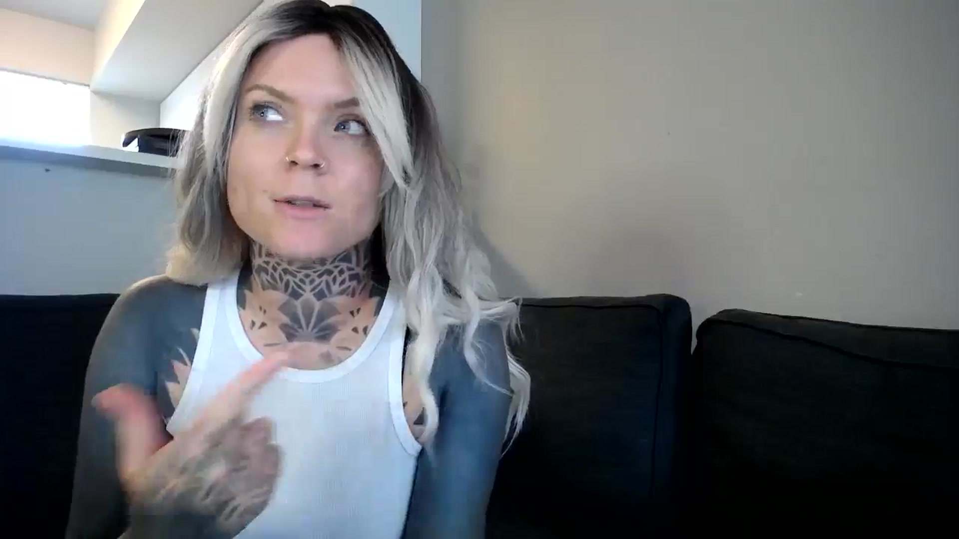 Gallery image thumbnail from ViVerdure's myfreecams stream on, 08/13/2024, 19:03 image 17 of 20