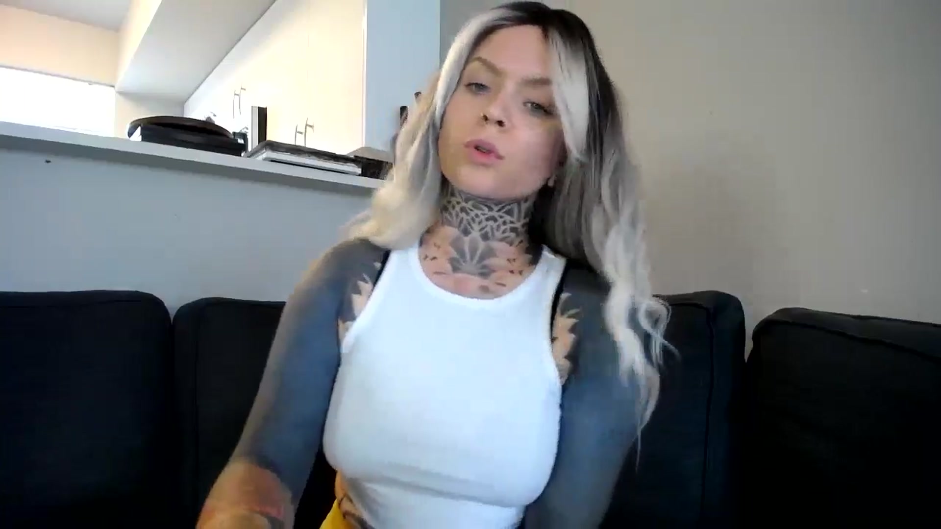Gallery image thumbnail from ViVerdure's myfreecams stream on, 08/13/2024, 19:03 image 15 of 20