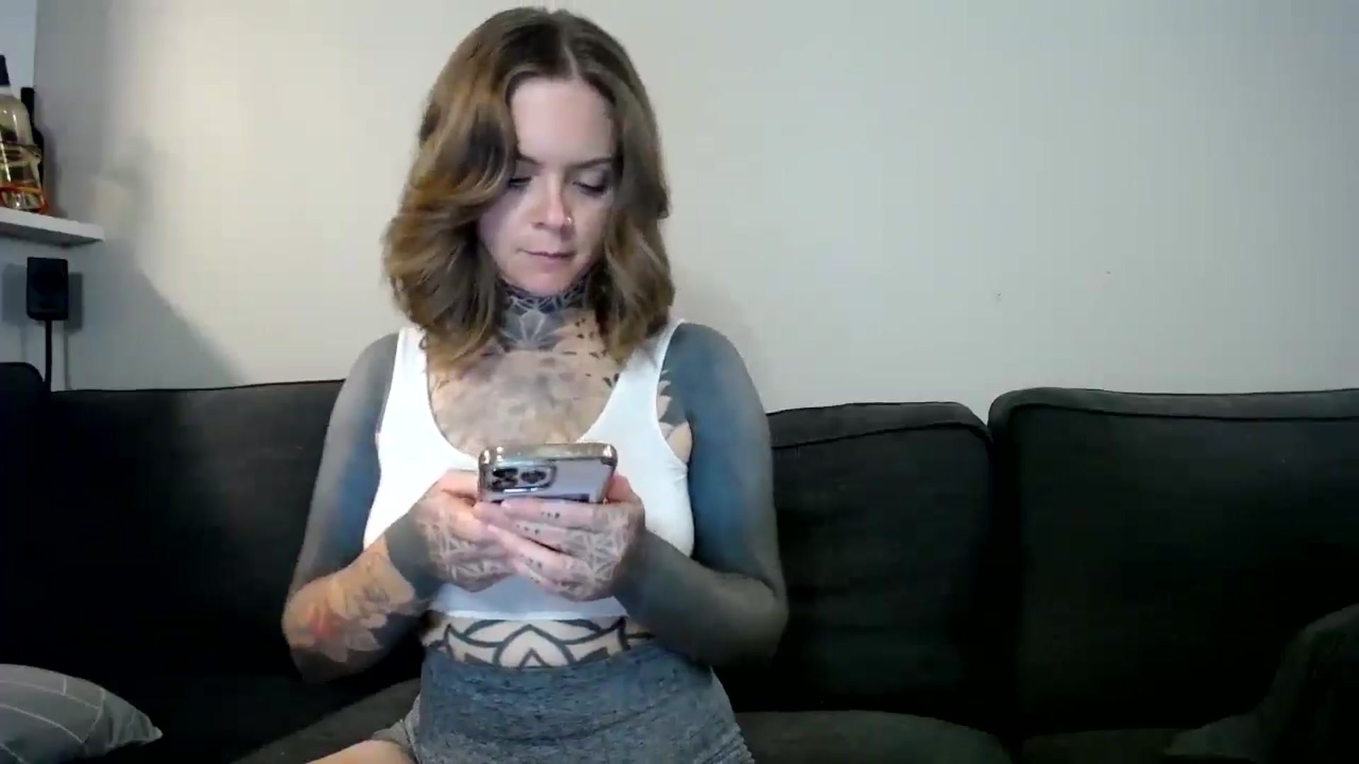 Gallery image thumbnail from ViVerdure's myfreecams stream on, 09/24/2024, 02:34 image 16 of 20