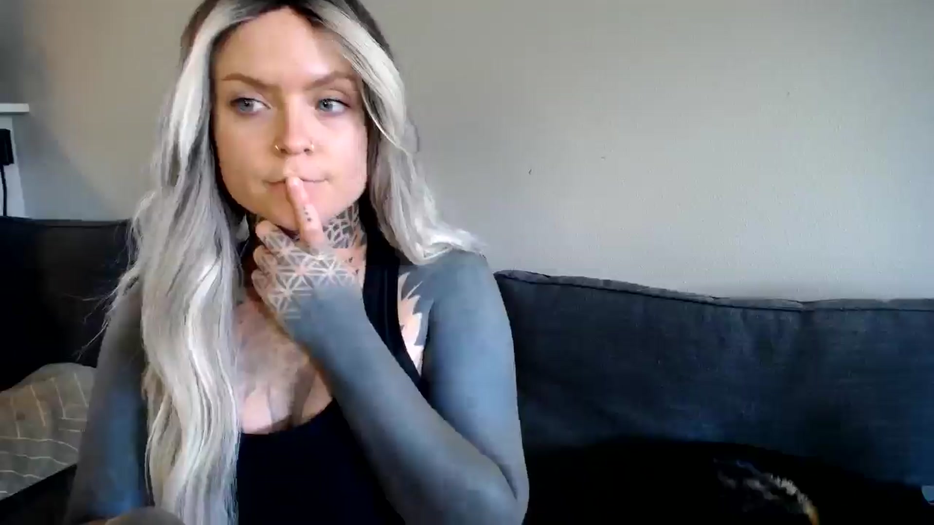 Gallery image thumbnail from ViVerdure's myfreecams stream on, 10/19/2024, 23:01 image 18 of 20