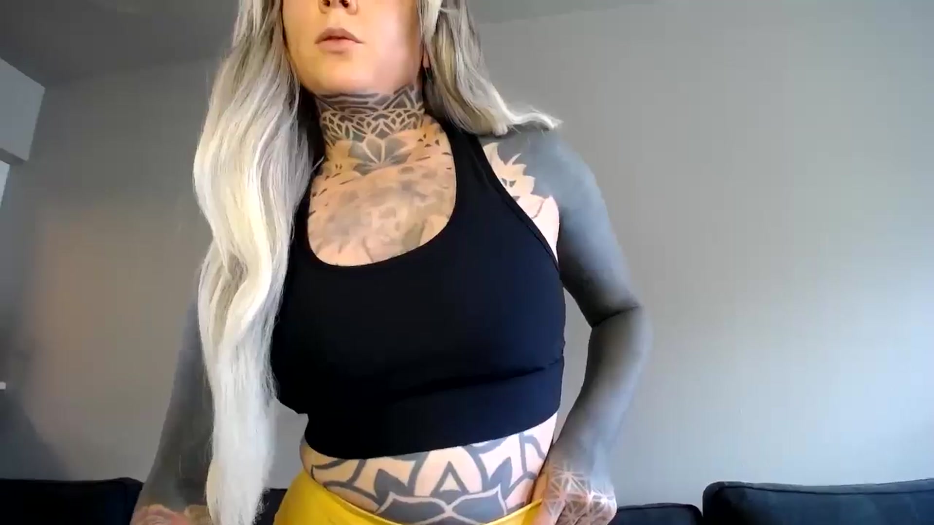 Gallery image thumbnail from ViVerdure's myfreecams stream on, 10/19/2024, 23:01 image 12 of 20