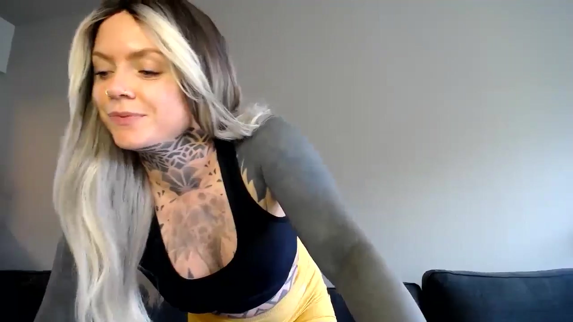 Gallery image thumbnail from ViVerdure's myfreecams stream on, 10/19/2024, 23:01 image 15 of 20
