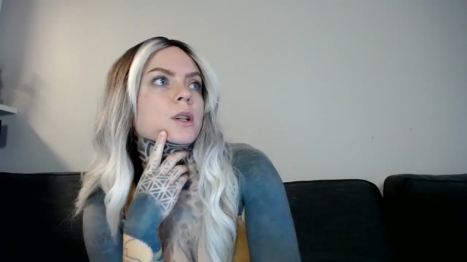 Gallery image thumbnail from ViVerdure's myfreecams stream on, 11/16/2024, 17:01 image 17 of 20