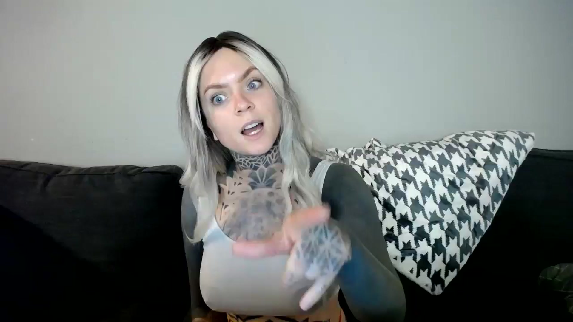 Gallery image thumbnail from ViVerdure's myfreecams stream on, 11/27/2024, 07:32 image 1 of 20