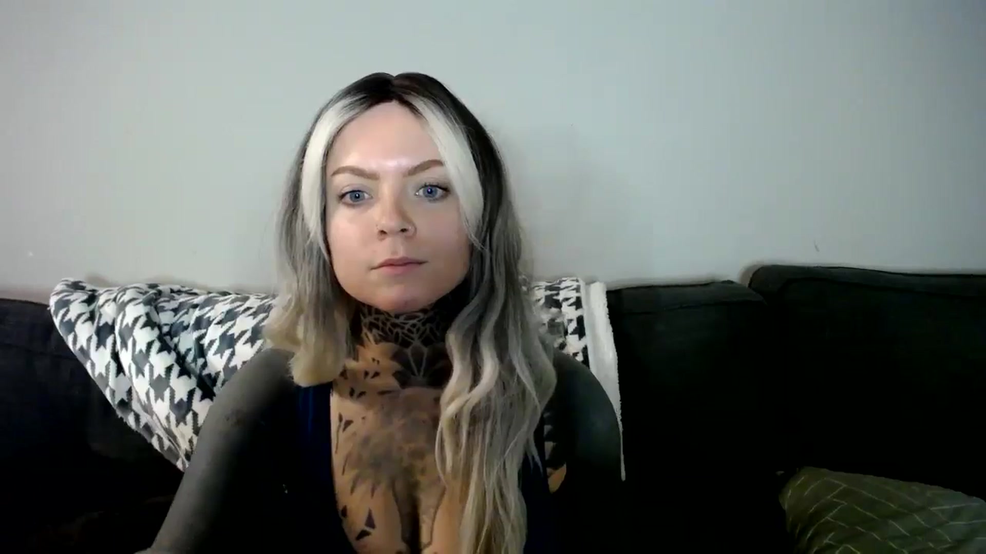 Gallery image thumbnail from ViVerdure's myfreecams stream on, 12/14/2024, 16:17 image 16 of 20